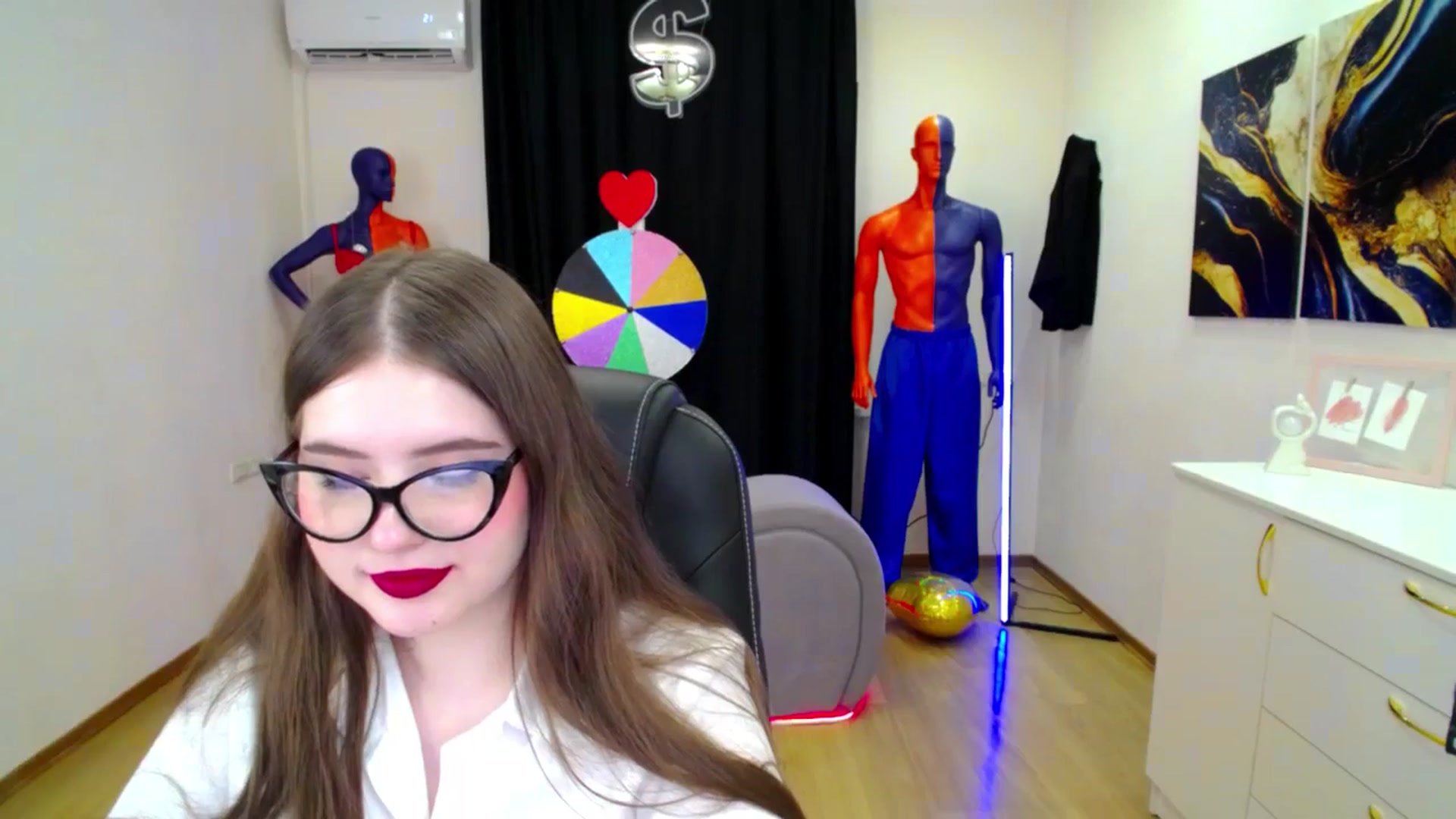 Gallery image thumbnail from AdmireMyEyes's myfreecams stream on, 03/28/2025, 09:47 image 7 of 20