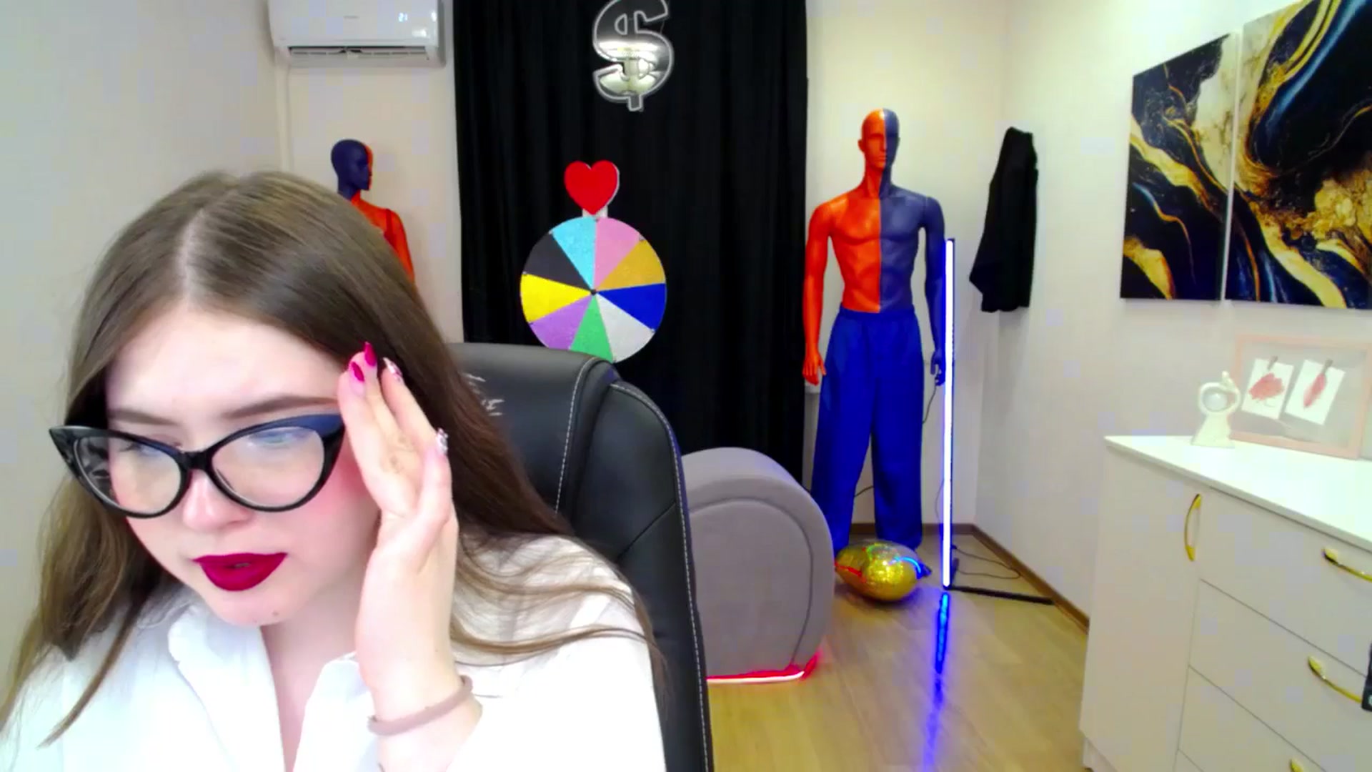 Gallery image thumbnail from AdmireMyEyes's myfreecams stream on, 03/28/2025, 09:47 image 3 of 20