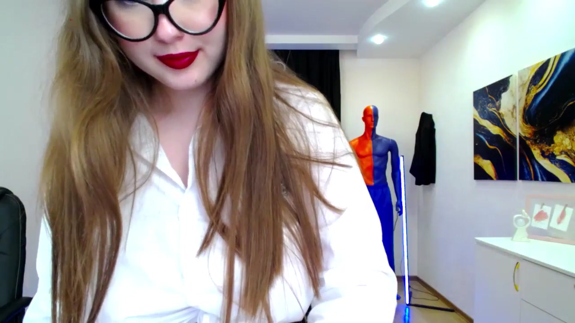 Gallery image thumbnail from AdmireMyEyes's myfreecams stream on, 03/28/2025, 09:47 image 12 of 20