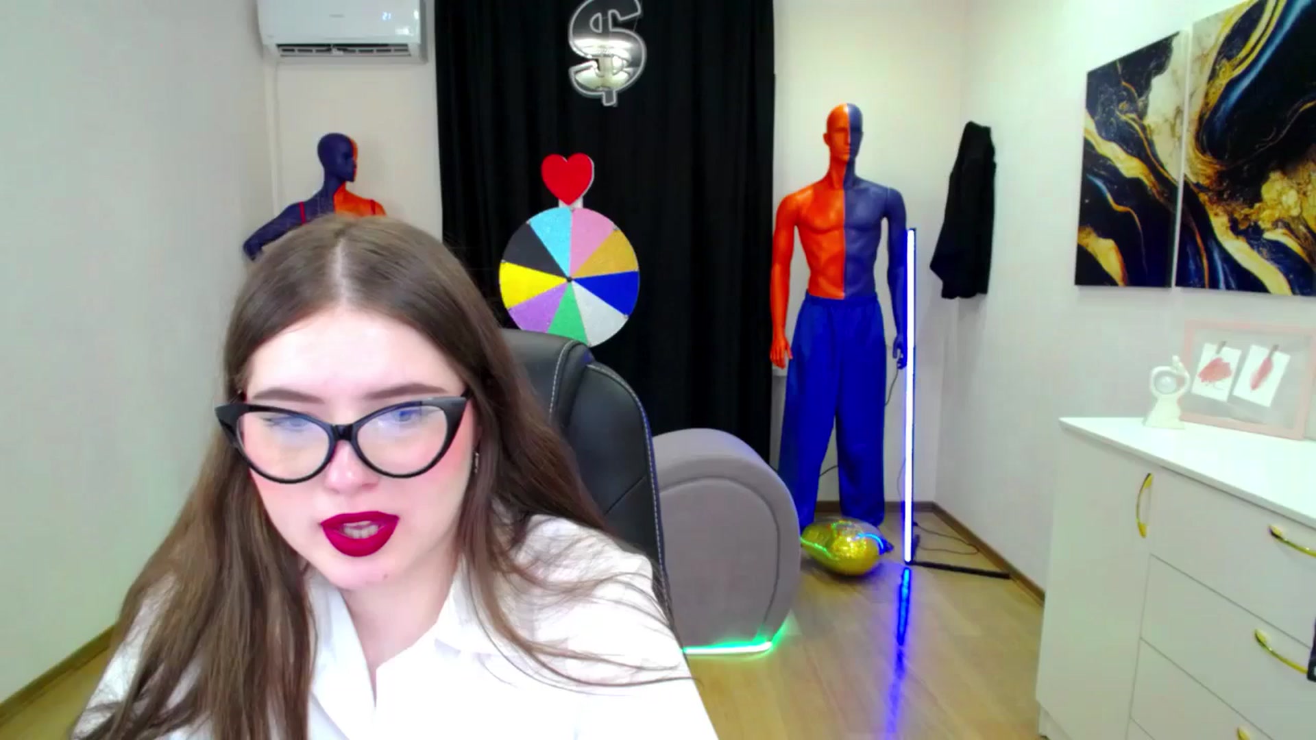 Gallery image thumbnail from AdmireMyEyes's myfreecams stream on, 03/28/2025, 09:47 image 4 of 20