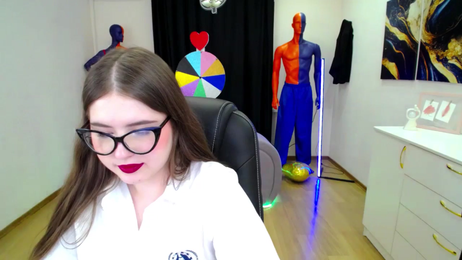 Gallery image thumbnail from AdmireMyEyes's myfreecams stream on, 03/28/2025, 09:47 image 19 of 20
