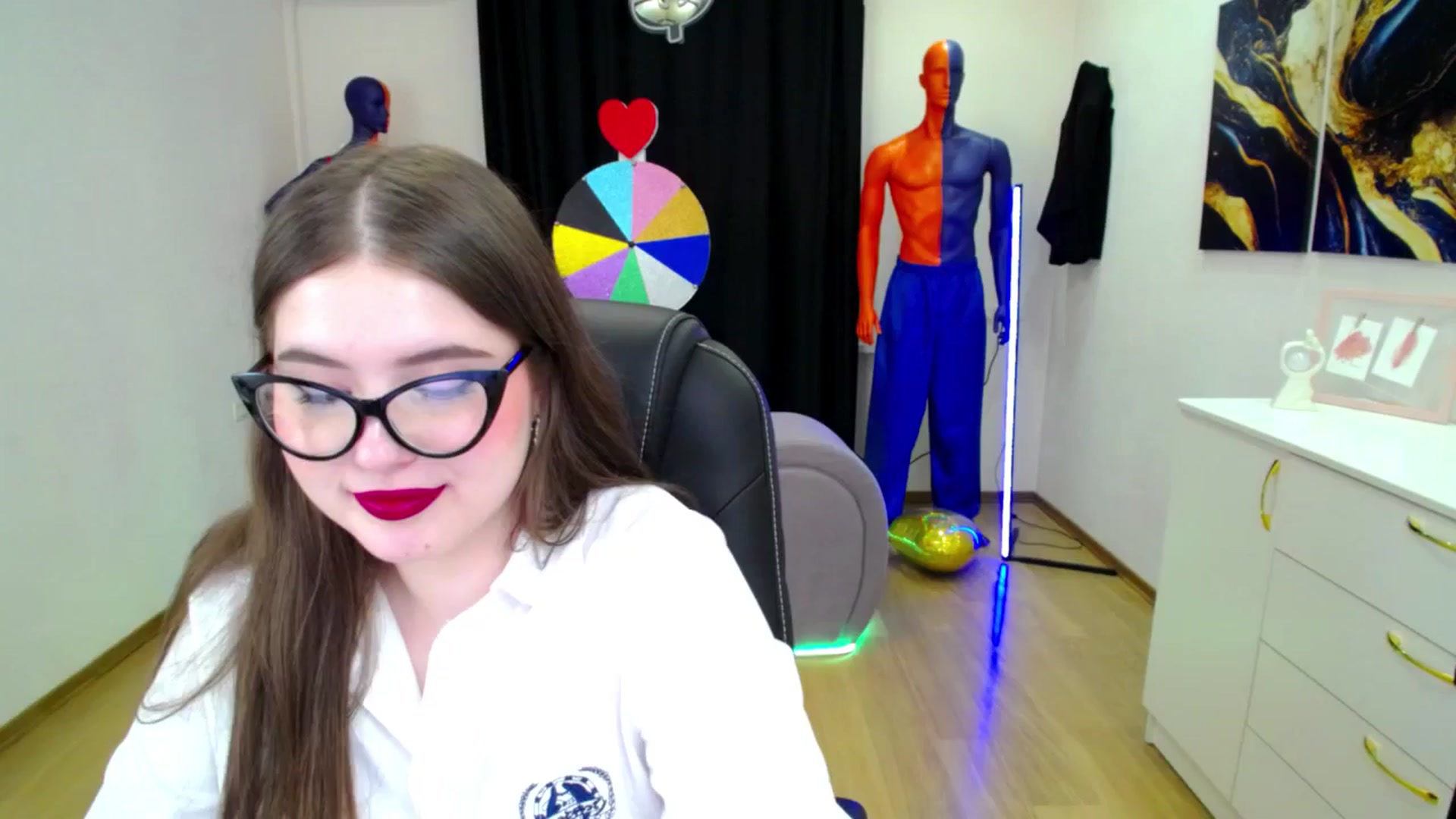 Gallery image thumbnail from AdmireMyEyes's myfreecams stream on, 03/28/2025, 09:47 image 17 of 20