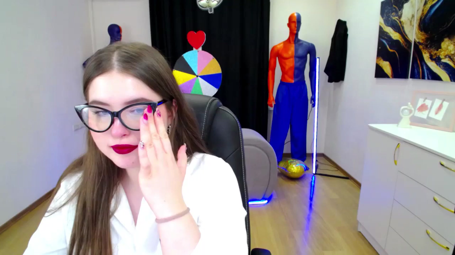 Gallery image thumbnail from AdmireMyEyes's myfreecams stream on, 03/28/2025, 09:47 image 16 of 20