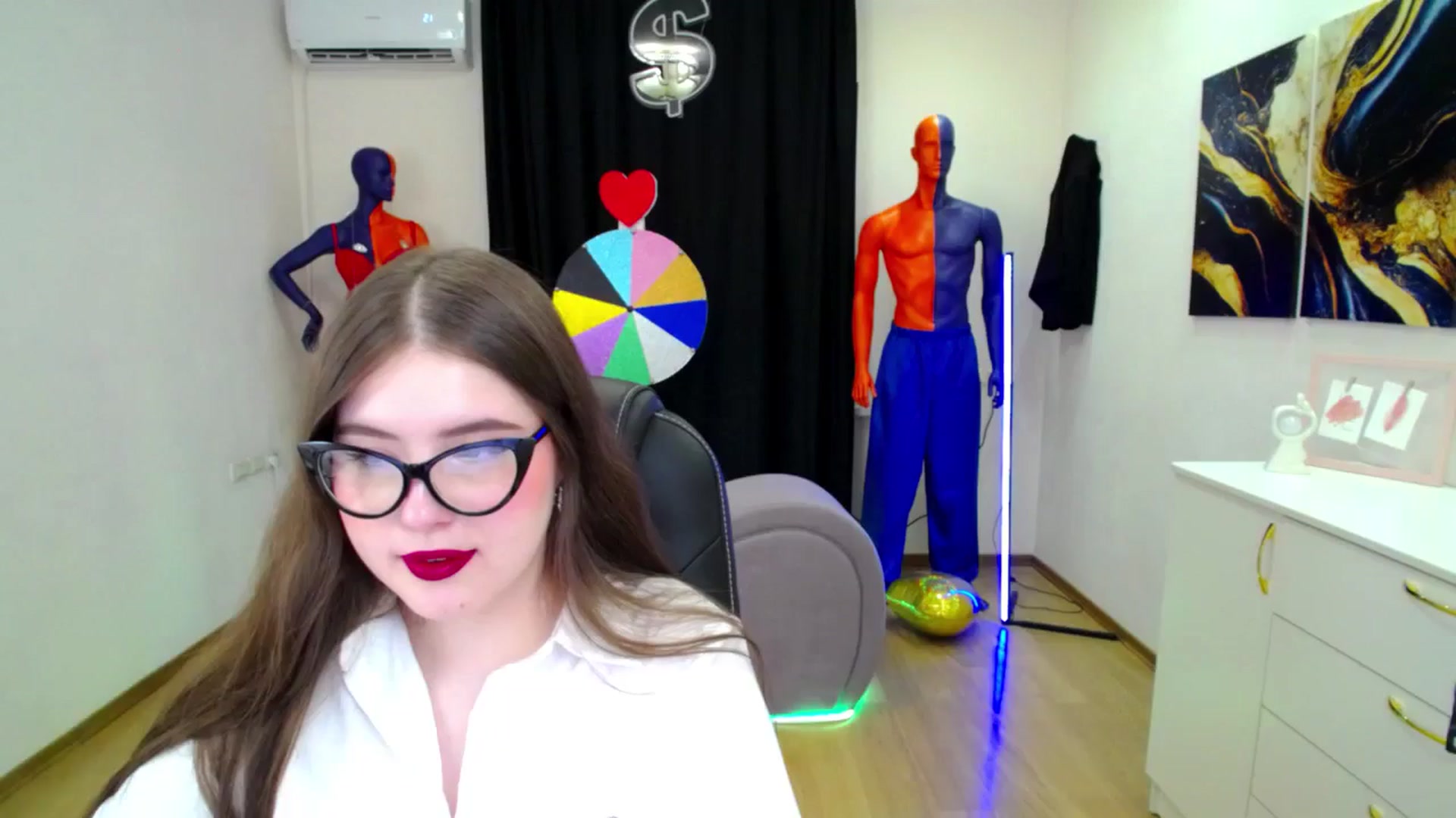 Gallery image thumbnail from AdmireMyEyes's myfreecams stream on, 03/28/2025, 09:47 image 1 of 20