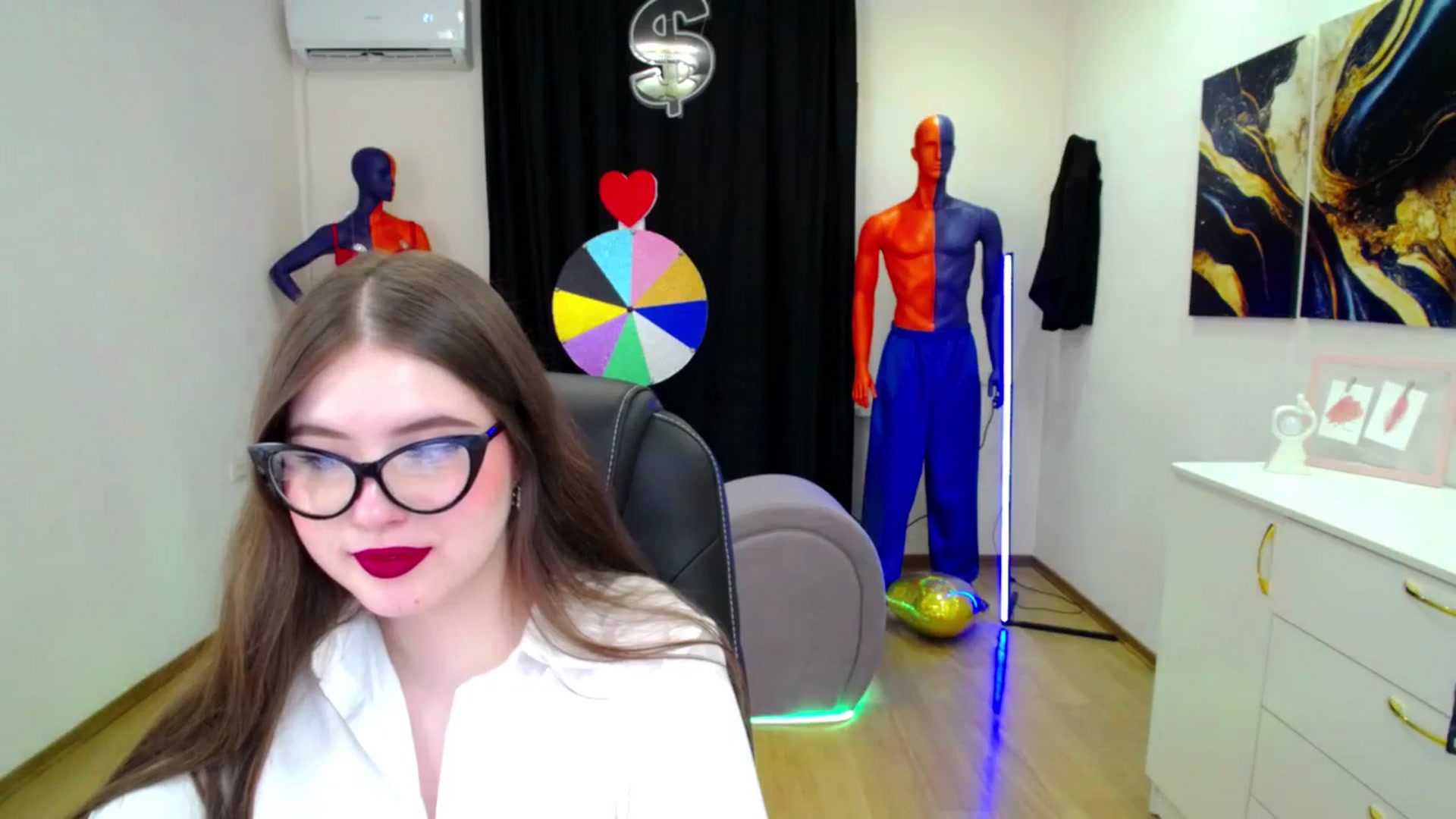 Gallery image thumbnail from AdmireMyEyes's myfreecams stream on, 03/28/2025, 09:47 image 2 of 20