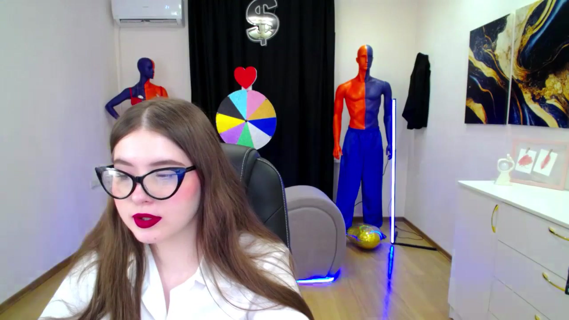 Gallery image thumbnail from AdmireMyEyes's myfreecams stream on, 03/28/2025, 09:47 image 6 of 20