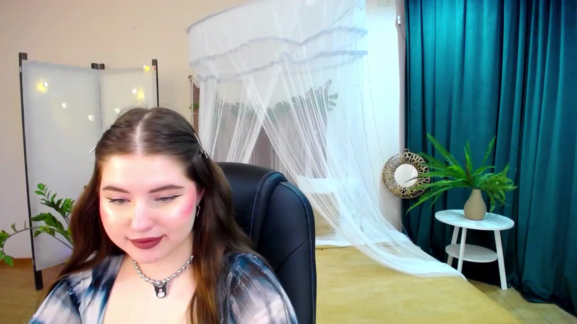 Gallery image thumbnail from AdmireMyEyes's myfreecams stream on, 03/30/2025, 06:56 image 13 of 20