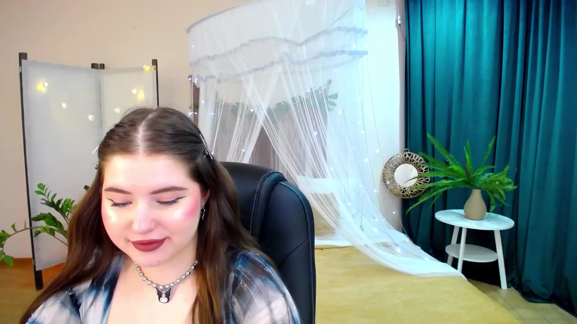 Gallery image thumbnail from AdmireMyEyes's myfreecams stream on, 03/30/2025, 06:56 image 14 of 20