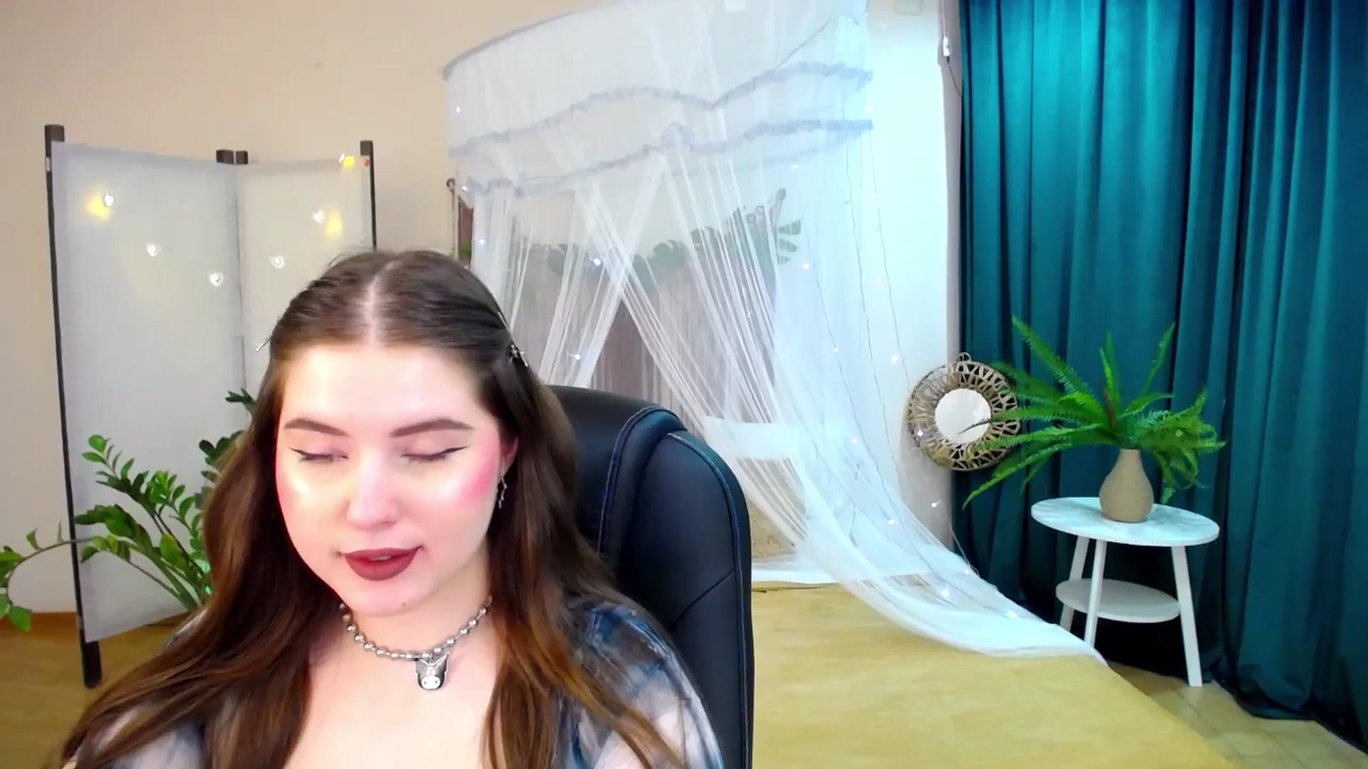 Gallery image thumbnail from AdmireMyEyes's myfreecams stream on, 03/30/2025, 06:56 image 9 of 20