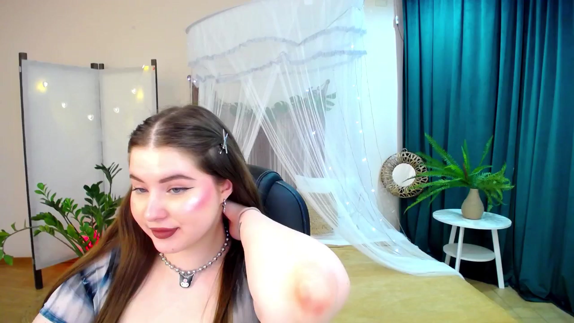 Gallery image thumbnail from AdmireMyEyes's myfreecams stream on, 03/30/2025, 06:56 image 17 of 20