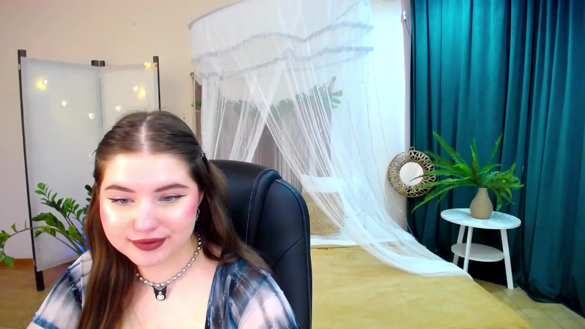 Gallery image thumbnail from AdmireMyEyes's myfreecams stream on, 03/30/2025, 07:47 image 10 of 20