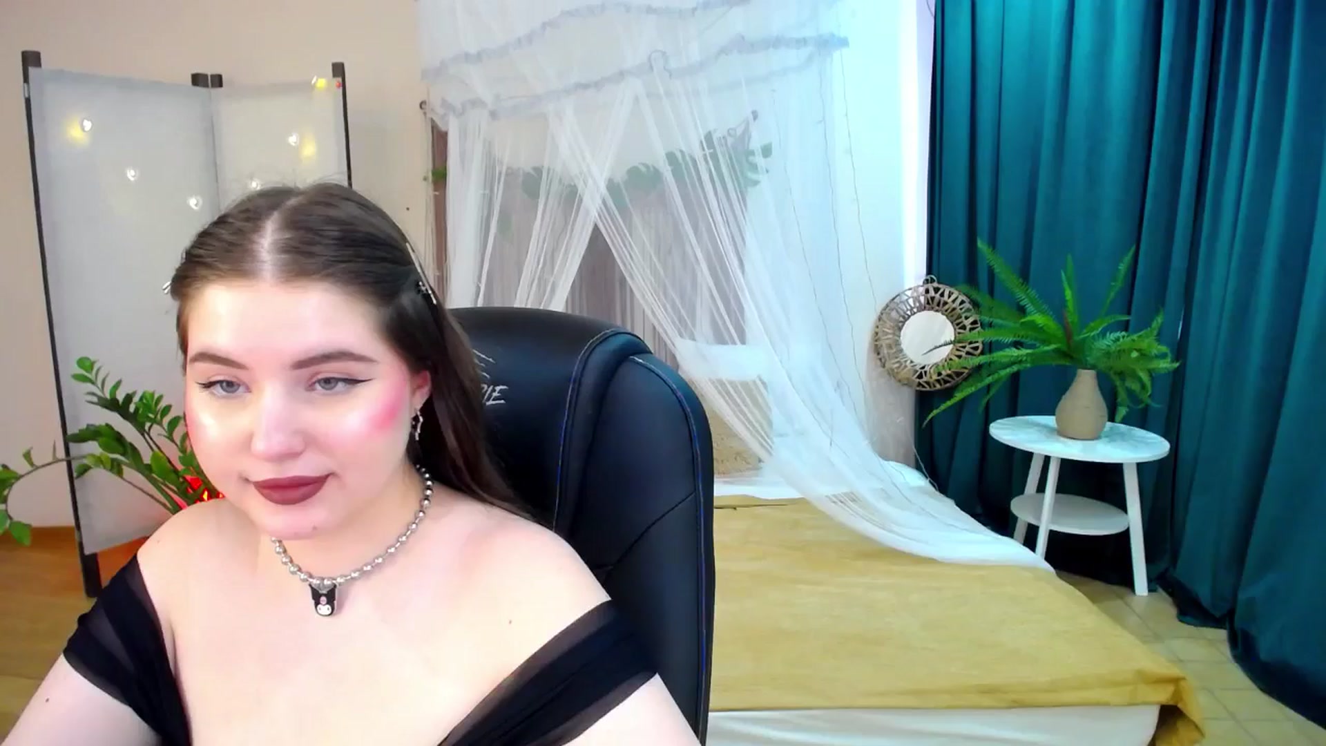 Gallery image thumbnail from AdmireMyEyes's myfreecams stream on, 03/30/2025, 09:29 image 10 of 20