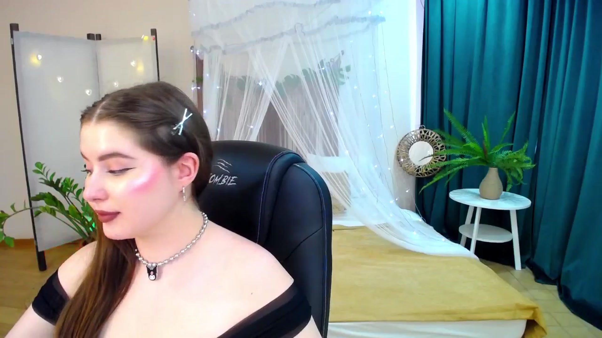 Gallery image thumbnail from AdmireMyEyes's myfreecams stream on, 03/30/2025, 09:29 image 9 of 20
