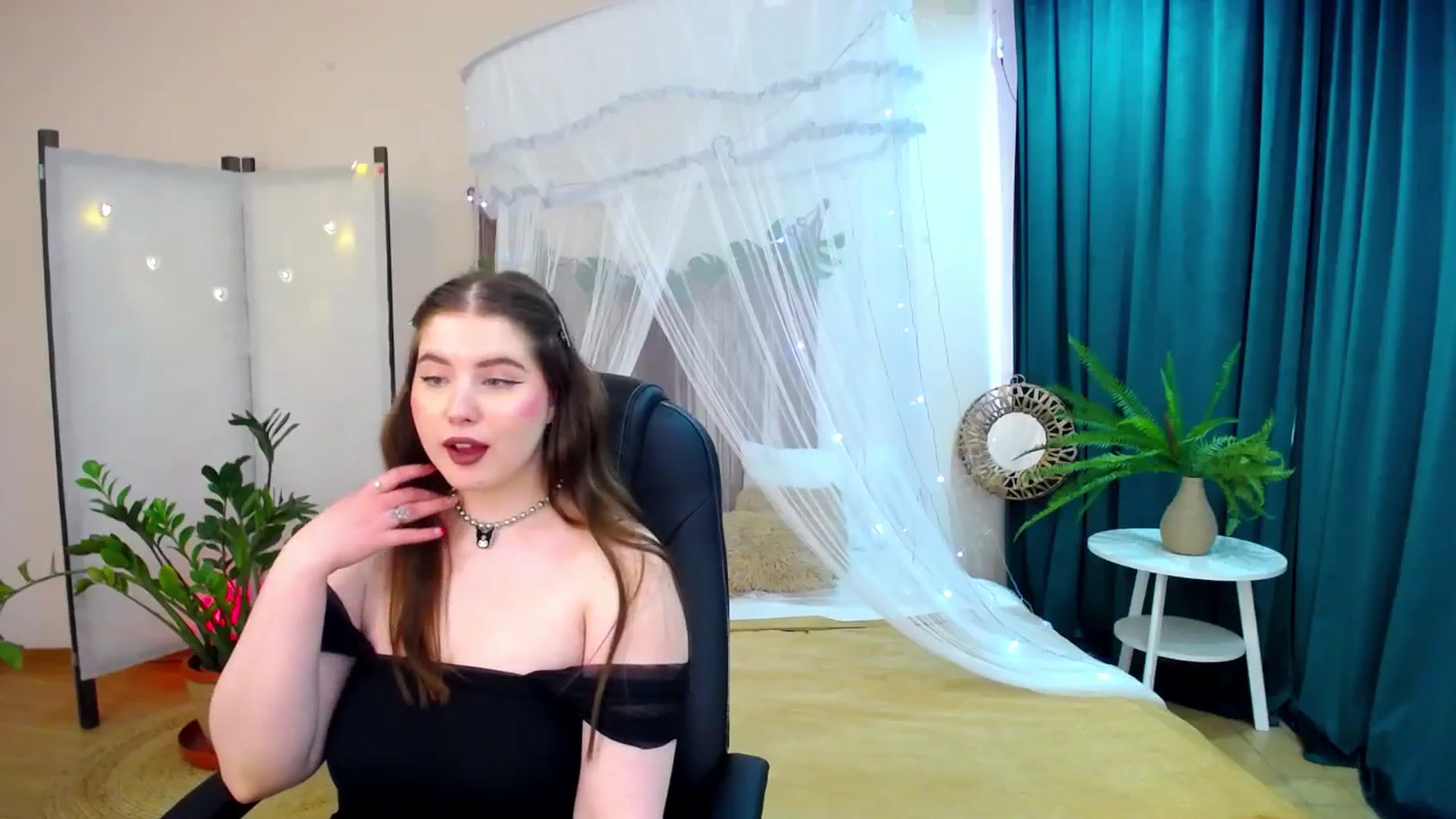 Gallery image thumbnail from AdmireMyEyes's myfreecams stream on, 03/30/2025, 09:29 image 8 of 20