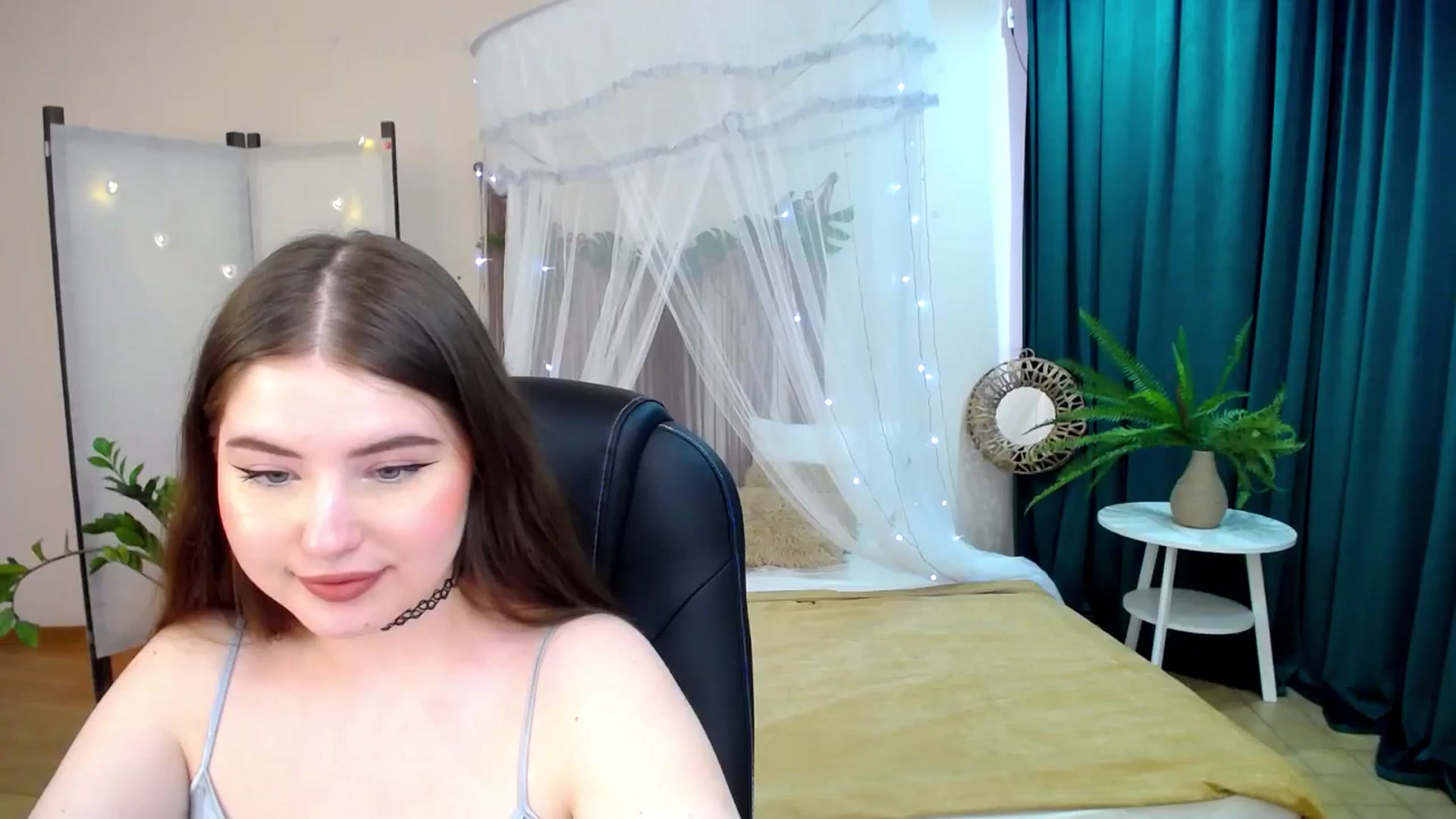 Gallery image thumbnail from AdmireMyEyes's myfreecams stream on, 03/31/2025, 06:31 image 19 of 20