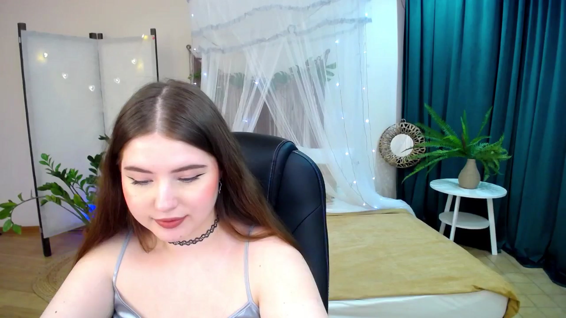 Gallery image thumbnail from AdmireMyEyes's myfreecams stream on, 03/31/2025, 07:19 image 3 of 20