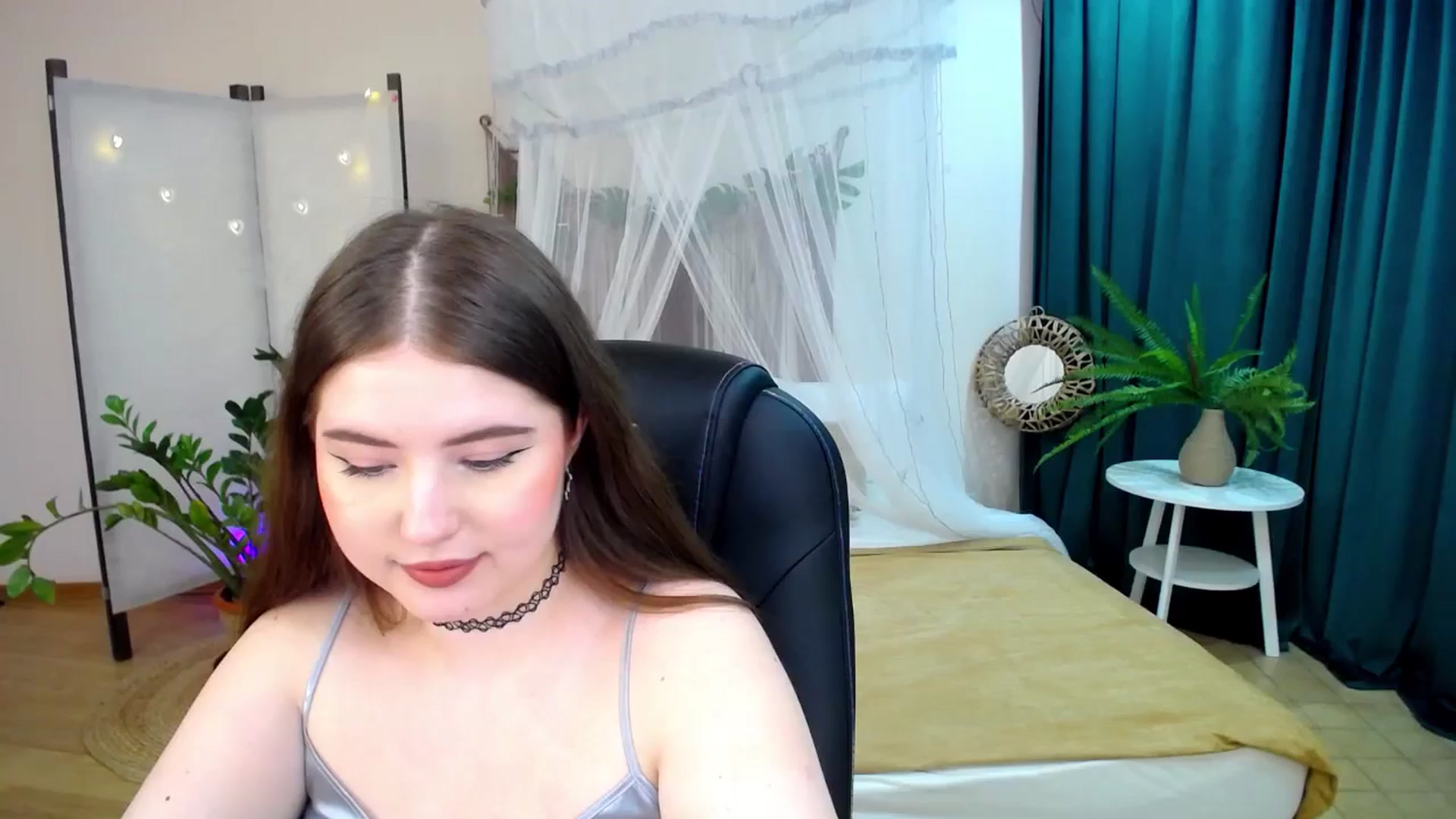 Gallery image thumbnail from AdmireMyEyes's myfreecams stream on, 03/31/2025, 07:19 image 1 of 20
