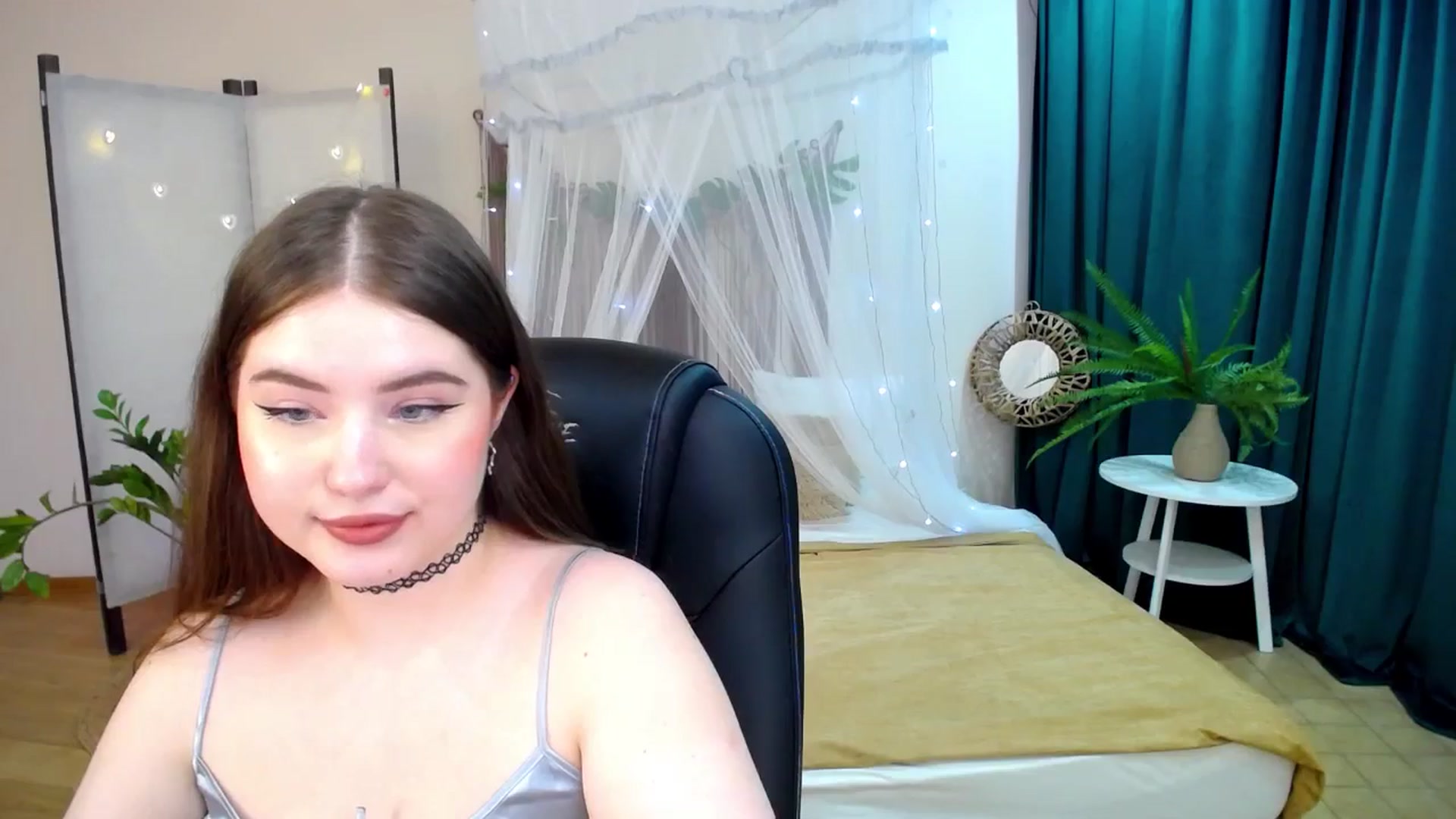 Gallery image thumbnail from AdmireMyEyes's myfreecams stream on, 03/31/2025, 07:19 image 19 of 20