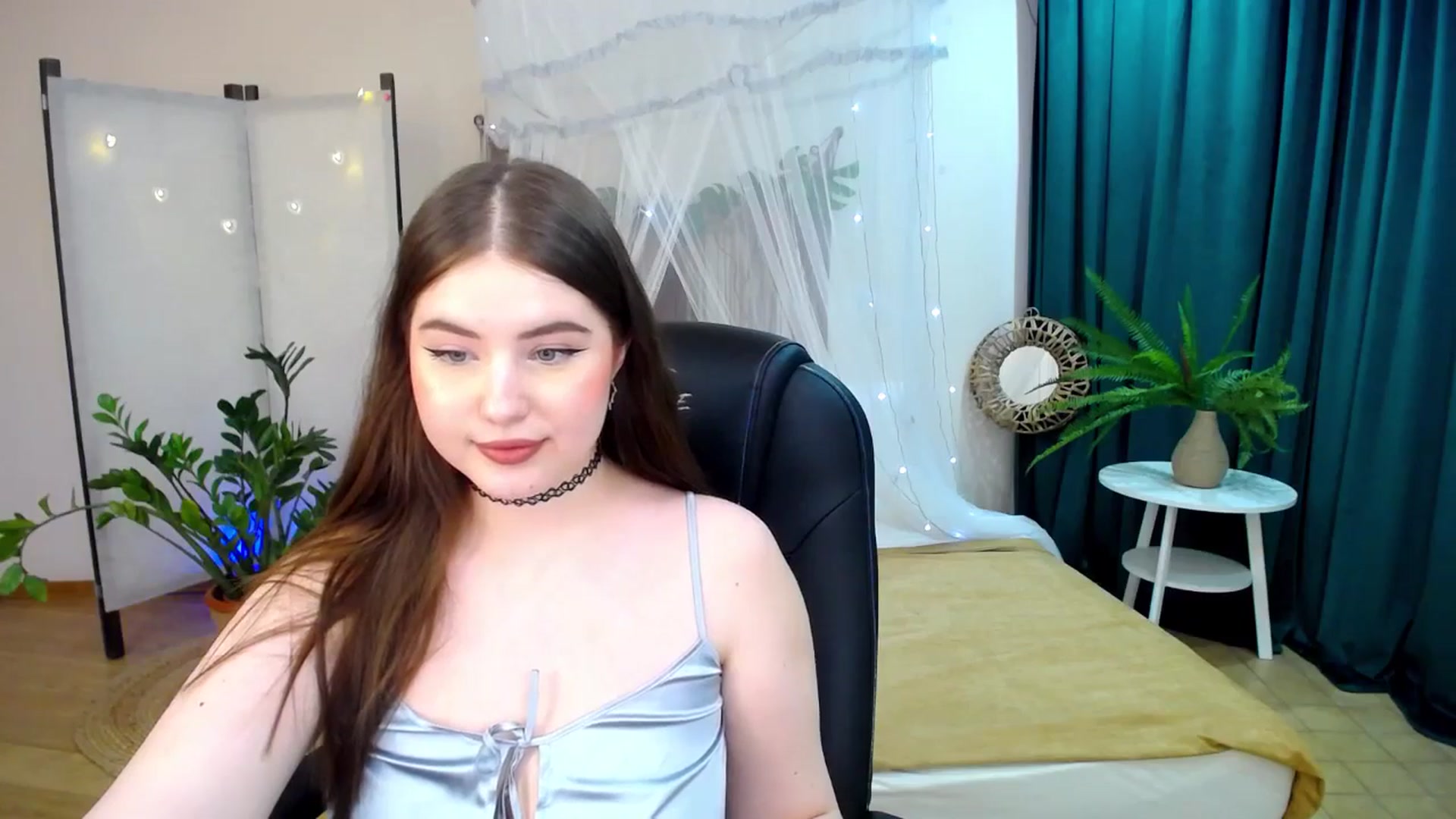 Gallery image thumbnail from AdmireMyEyes's myfreecams stream on, 03/31/2025, 07:47 image 2 of 20