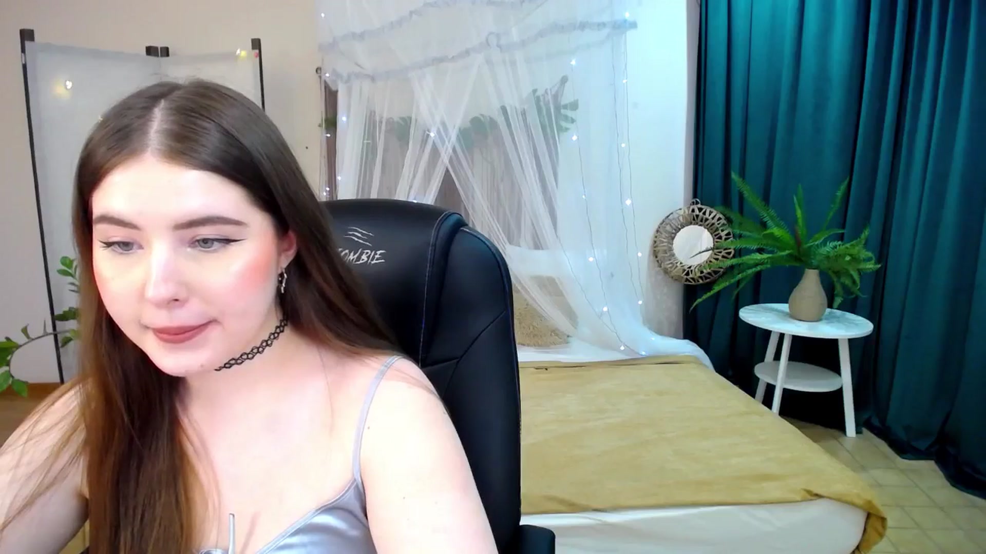 Gallery image thumbnail from AdmireMyEyes's myfreecams stream on, 03/31/2025, 07:47 image 16 of 20