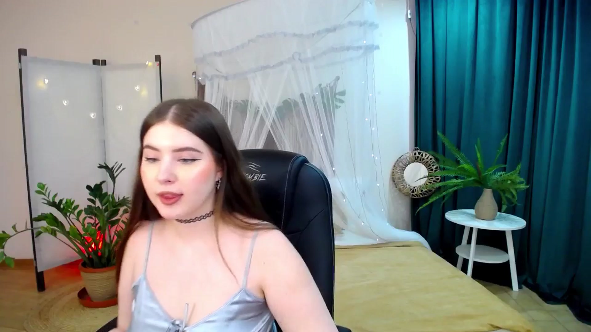 Gallery image thumbnail from AdmireMyEyes's myfreecams stream on, 03/31/2025, 09:33 image 2 of 20