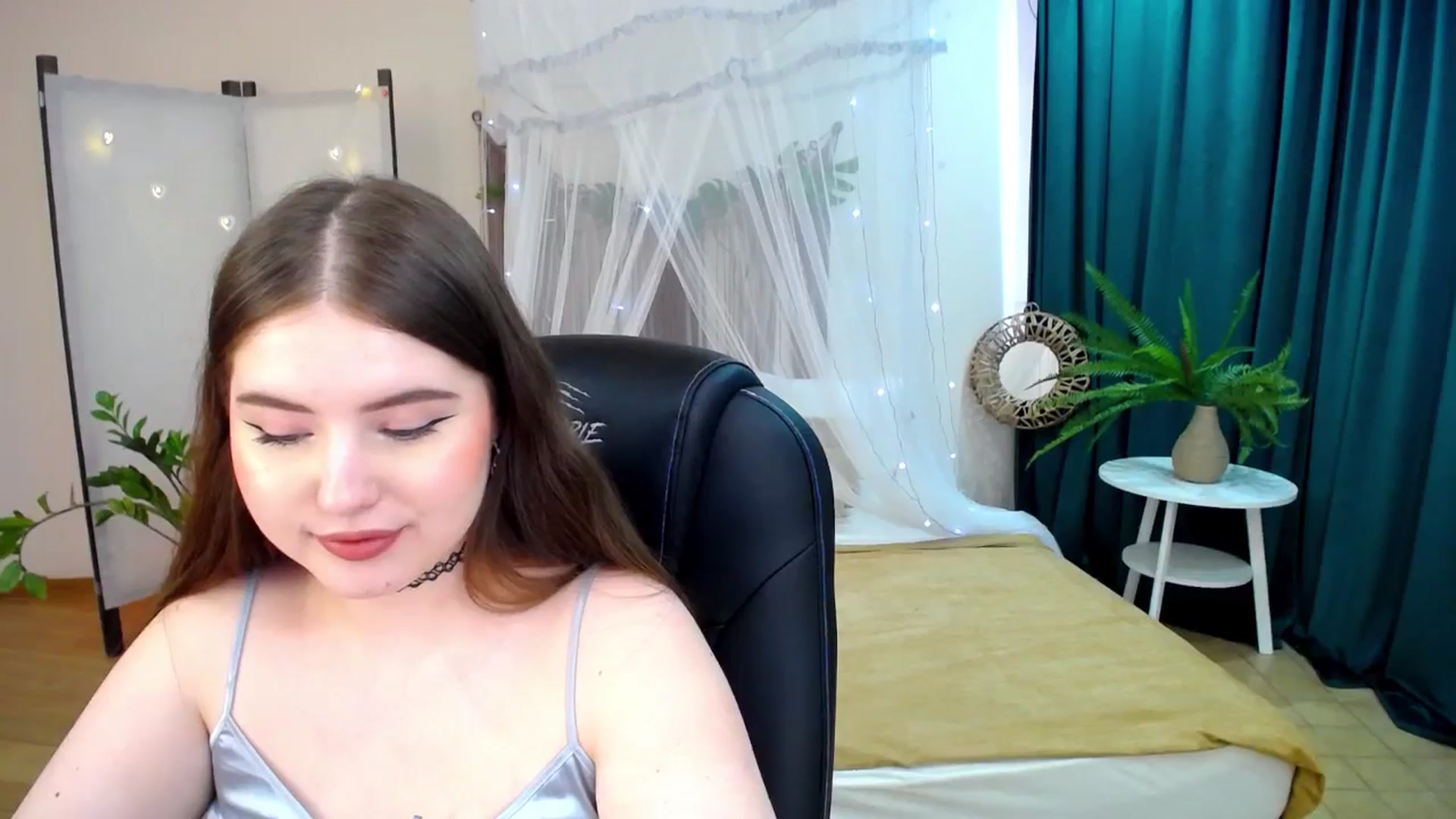 Gallery image thumbnail from AdmireMyEyes's myfreecams stream on, 03/31/2025, 09:33 image 20 of 20