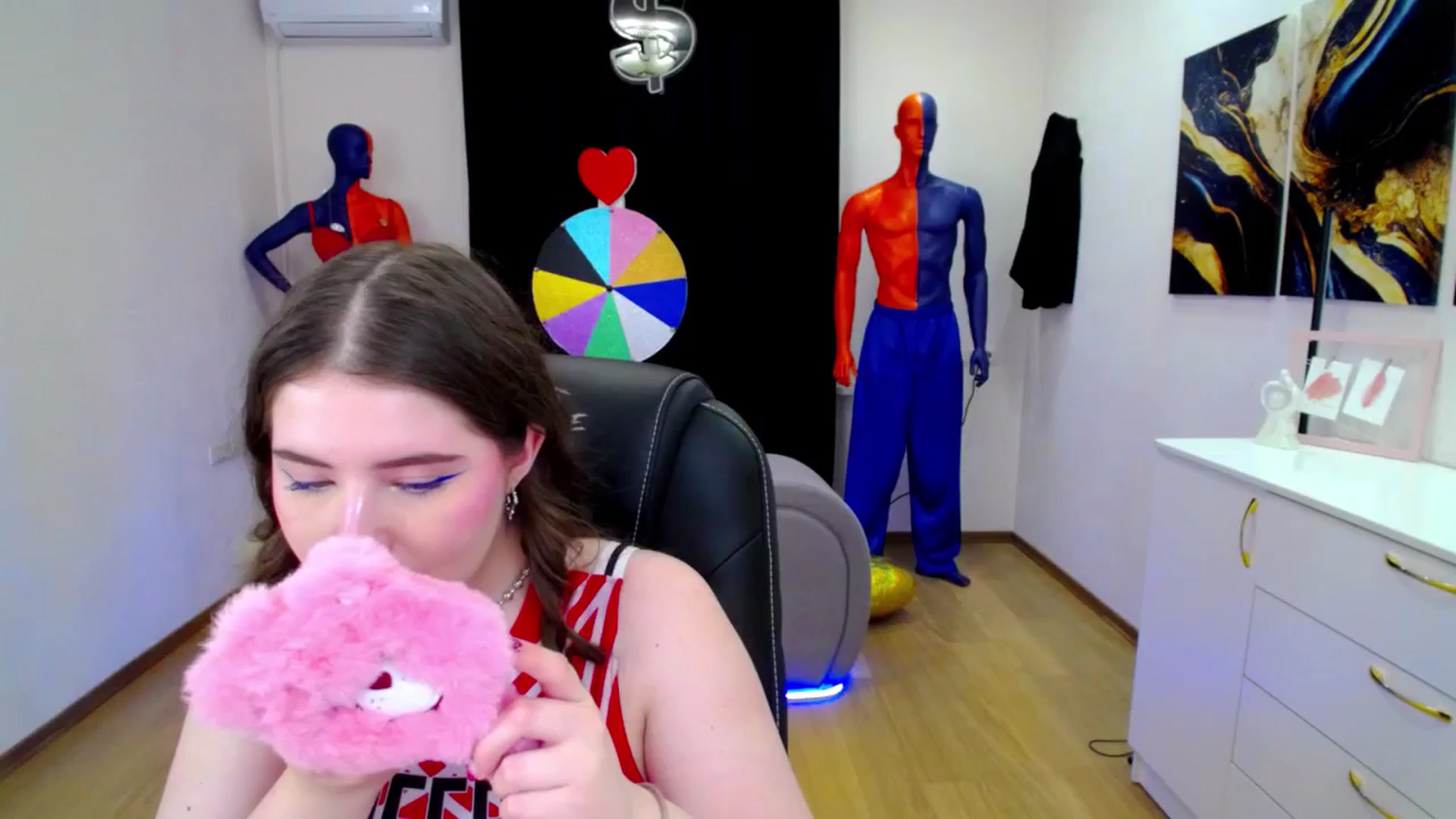 Gallery image thumbnail from AdmireMyEyes's myfreecams stream on, 04/02/2025, 06:35 image 1 of 20