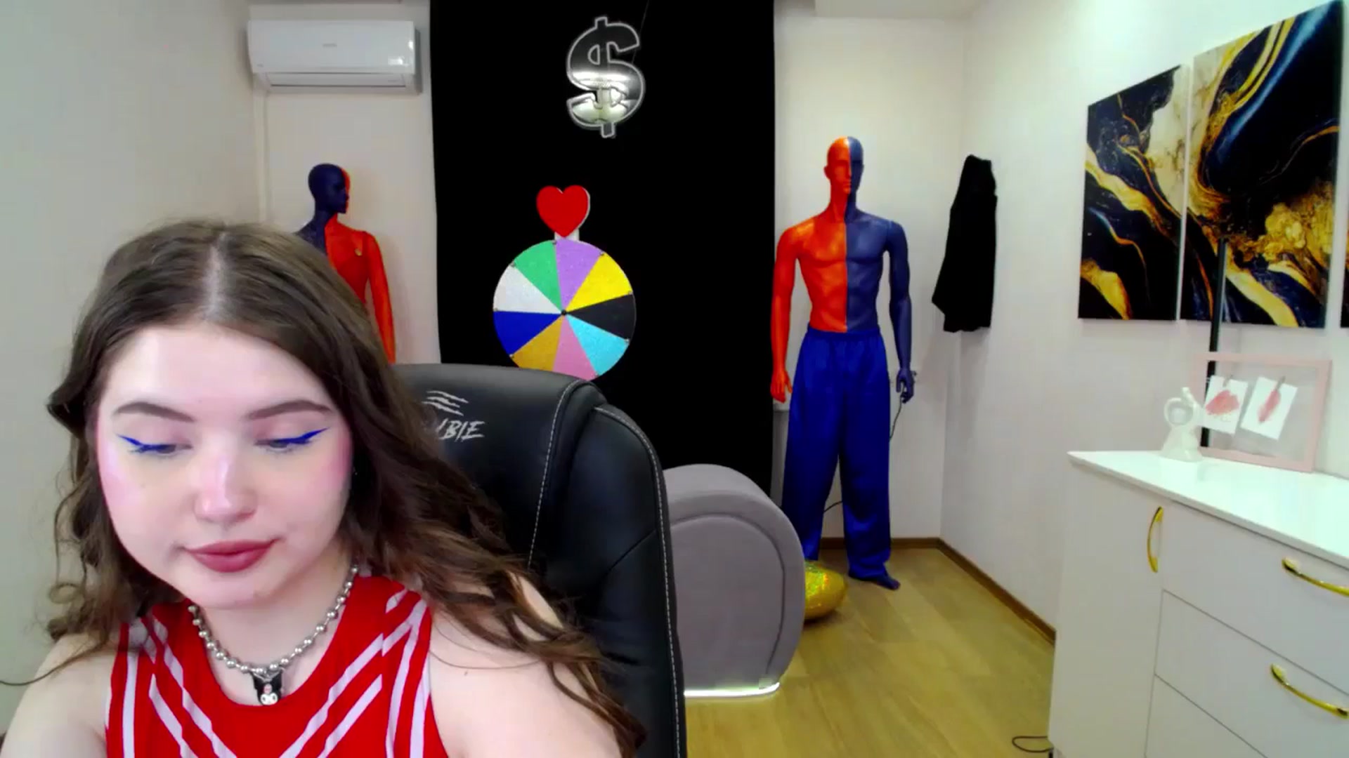 Gallery image thumbnail from AdmireMyEyes's myfreecams stream on, 04/02/2025, 07:47 image 16 of 20