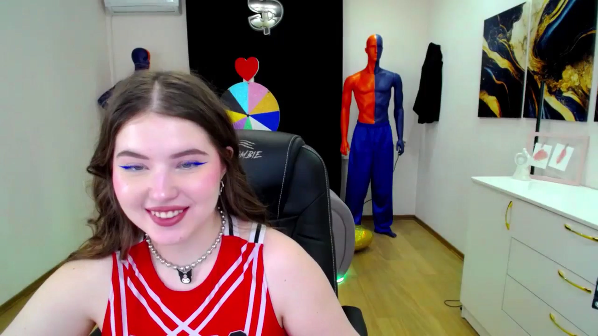 Gallery image thumbnail from AdmireMyEyes's myfreecams stream on, 04/02/2025, 07:47 image 2 of 20