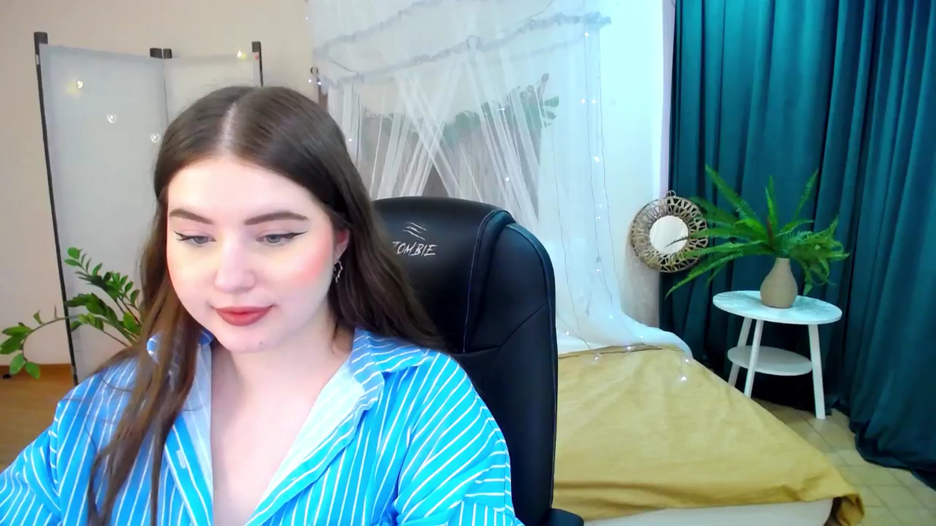 Gallery image thumbnail from AdmireMyEyes's myfreecams stream on, 04/03/2025, 06:43 image 13 of 20