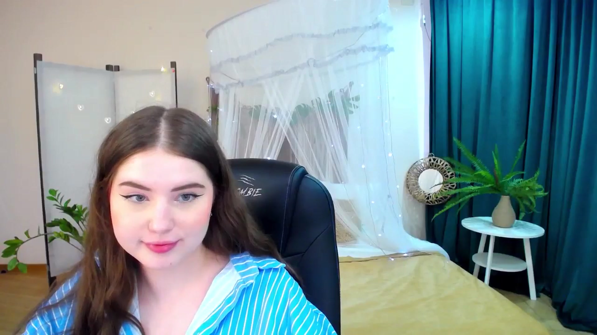 Gallery image thumbnail from AdmireMyEyes's myfreecams stream on, 04/03/2025, 07:47 image 19 of 20