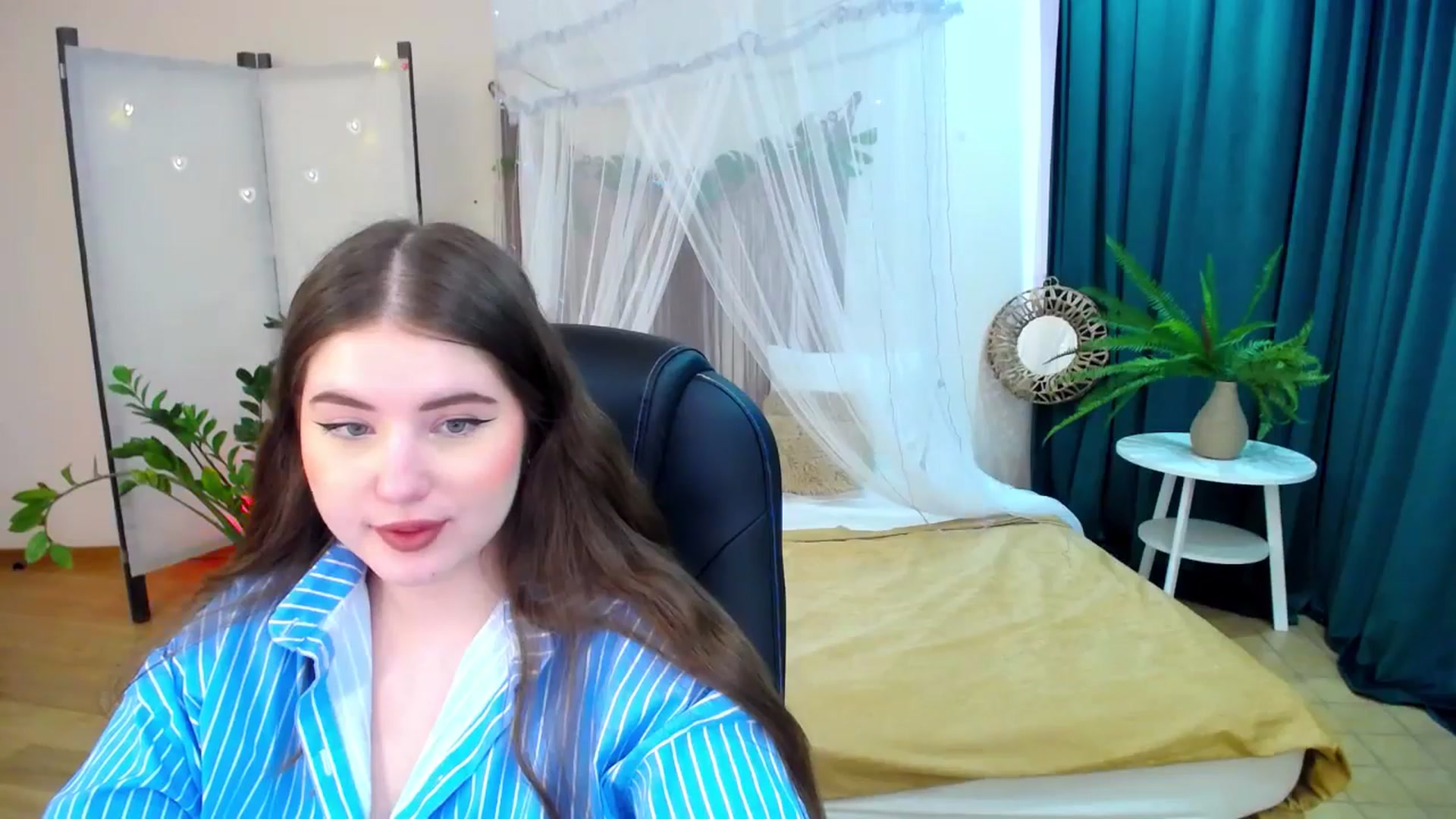 Gallery image thumbnail from AdmireMyEyes's myfreecams stream on, 04/03/2025, 09:00 image 16 of 20
