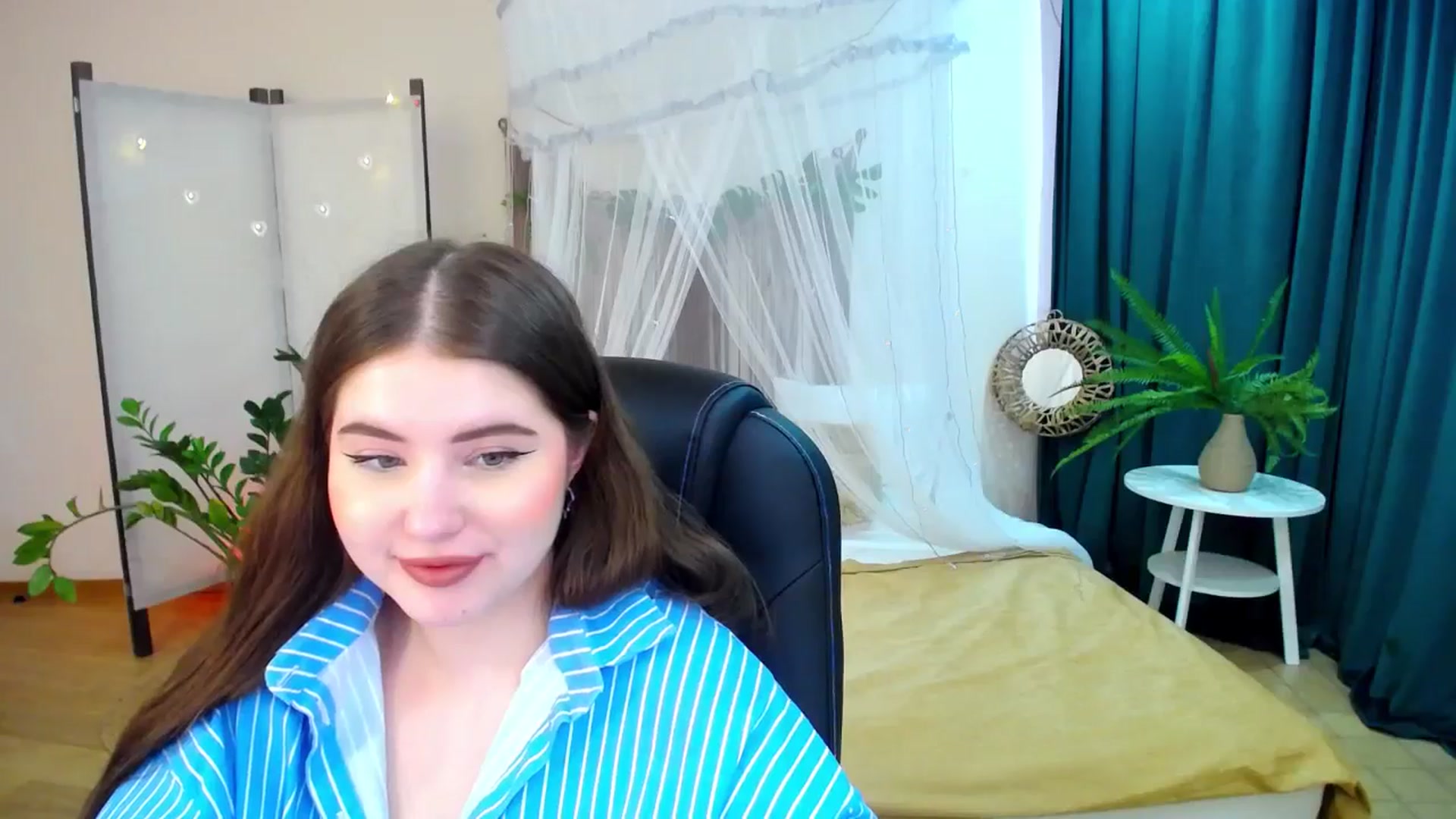 Gallery image thumbnail from AdmireMyEyes's myfreecams stream on, 04/03/2025, 09:00 image 3 of 20