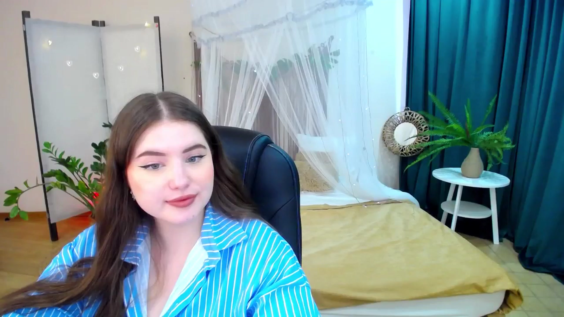 Gallery image thumbnail from AdmireMyEyes's myfreecams stream on, 04/03/2025, 09:00 image 19 of 20