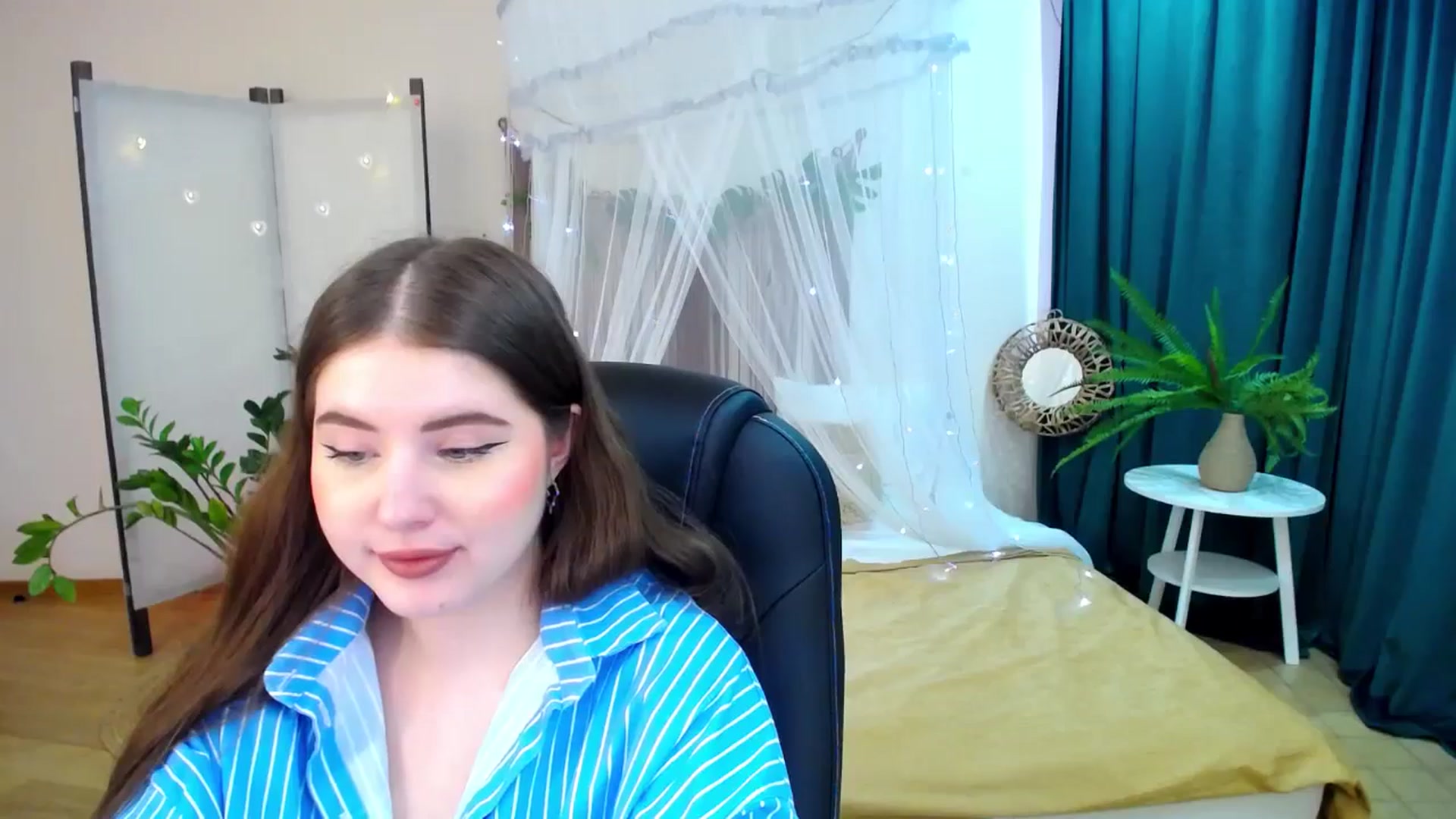 Gallery image thumbnail from AdmireMyEyes's myfreecams stream on, 04/03/2025, 09:00 image 4 of 20