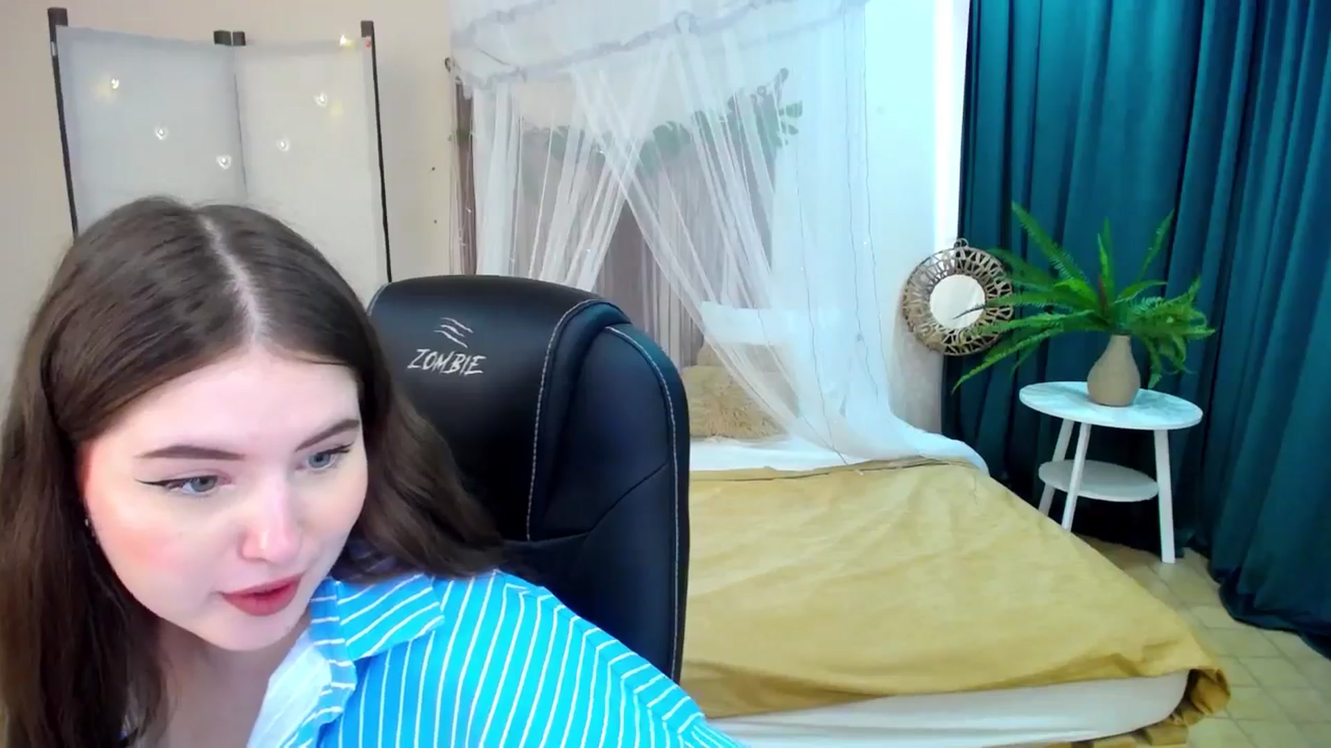 Gallery image thumbnail from AdmireMyEyes's myfreecams stream on, 04/03/2025, 09:00 image 13 of 20