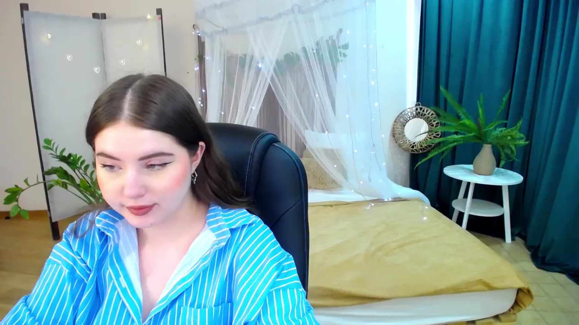 Gallery image thumbnail from AdmireMyEyes's myfreecams stream on, 04/03/2025, 09:47 image 20 of 20