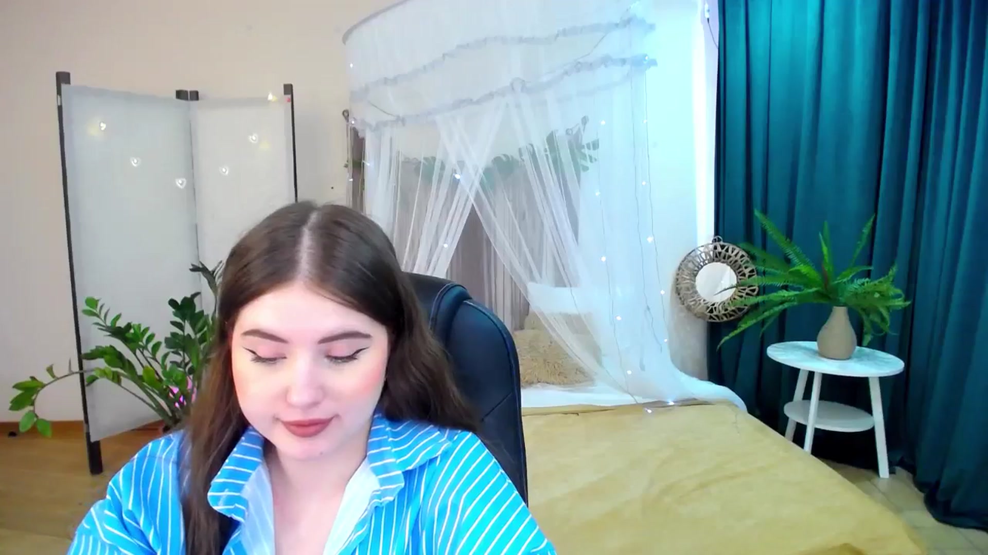 Gallery image thumbnail from AdmireMyEyes's myfreecams stream on, 04/03/2025, 09:47 image 5 of 20