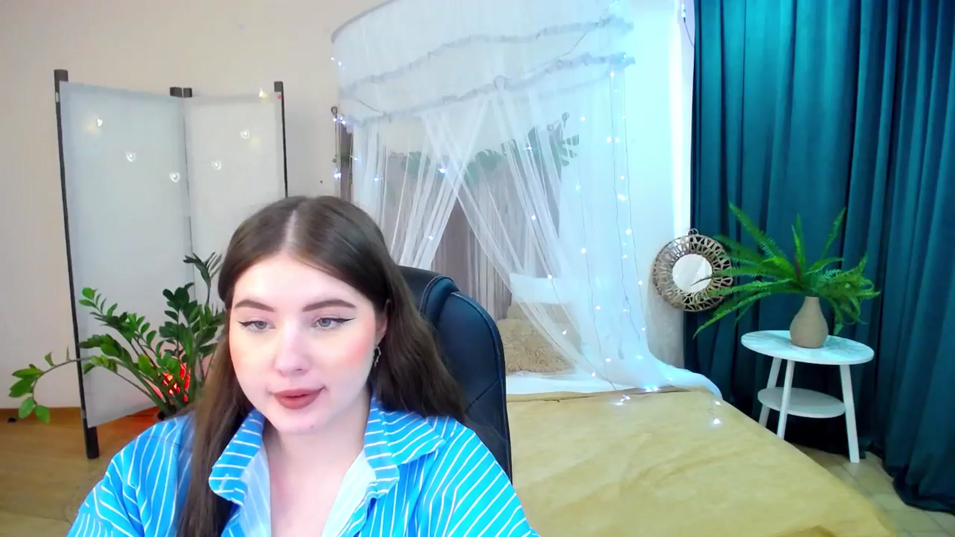 Gallery image thumbnail from AdmireMyEyes's myfreecams stream on, 04/03/2025, 09:47 image 3 of 20