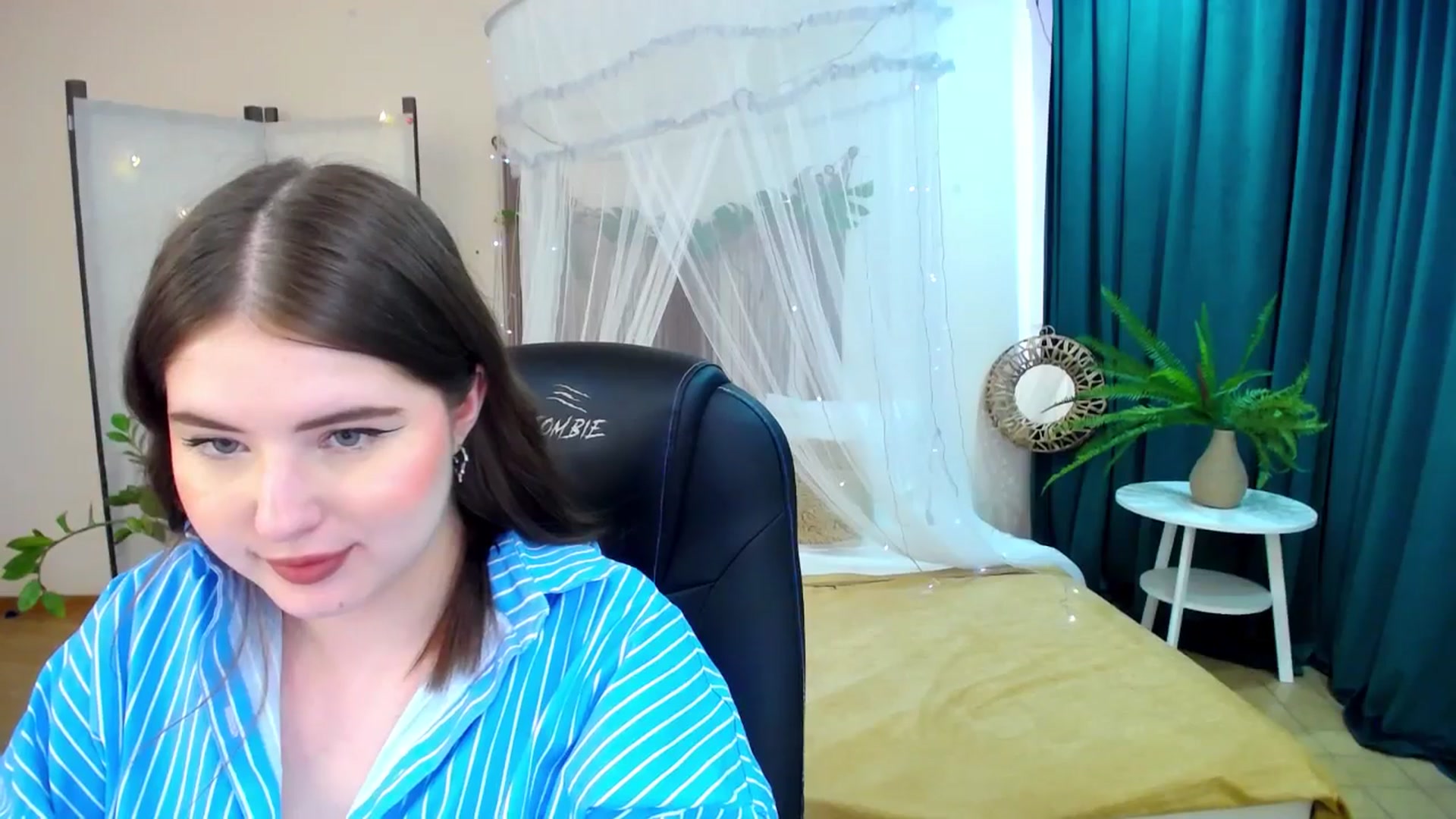 Gallery image thumbnail from AdmireMyEyes's myfreecams stream on, 04/03/2025, 09:47 image 18 of 20
