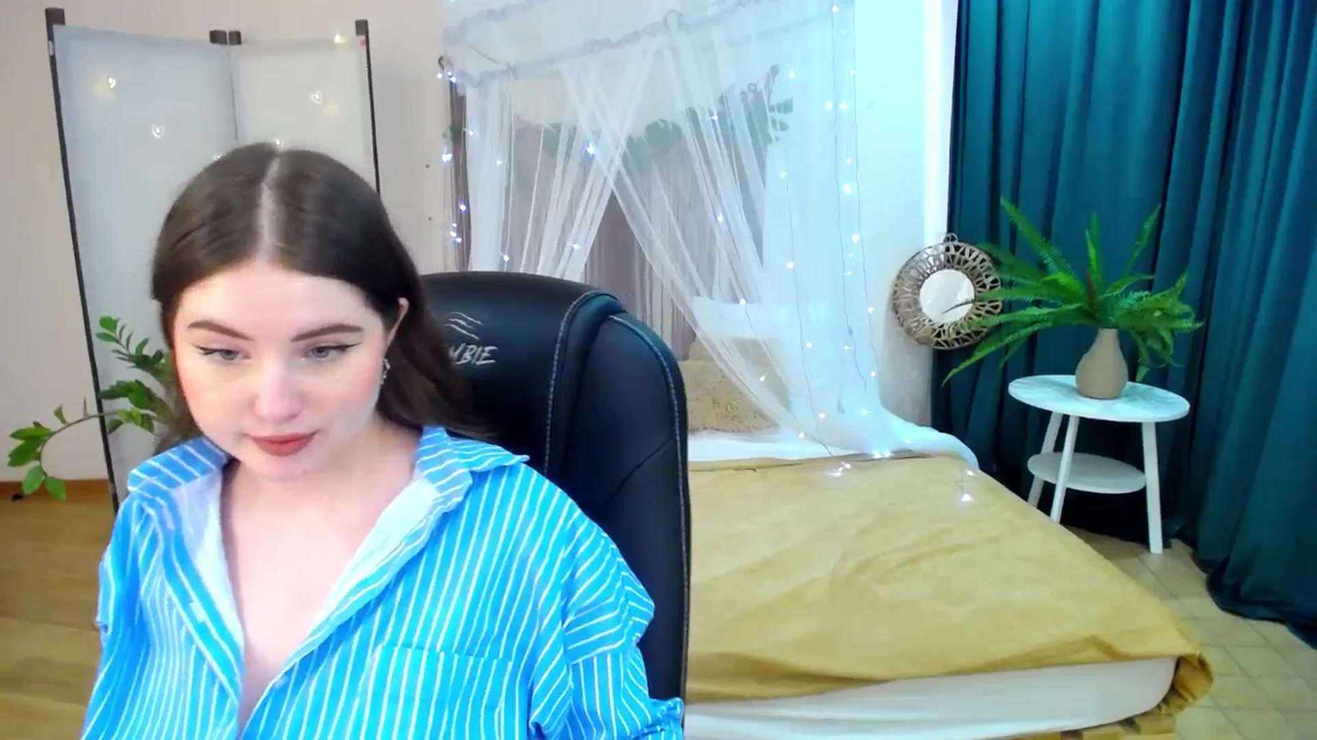 Gallery image thumbnail from AdmireMyEyes's myfreecams stream on, 04/03/2025, 09:47 image 19 of 20