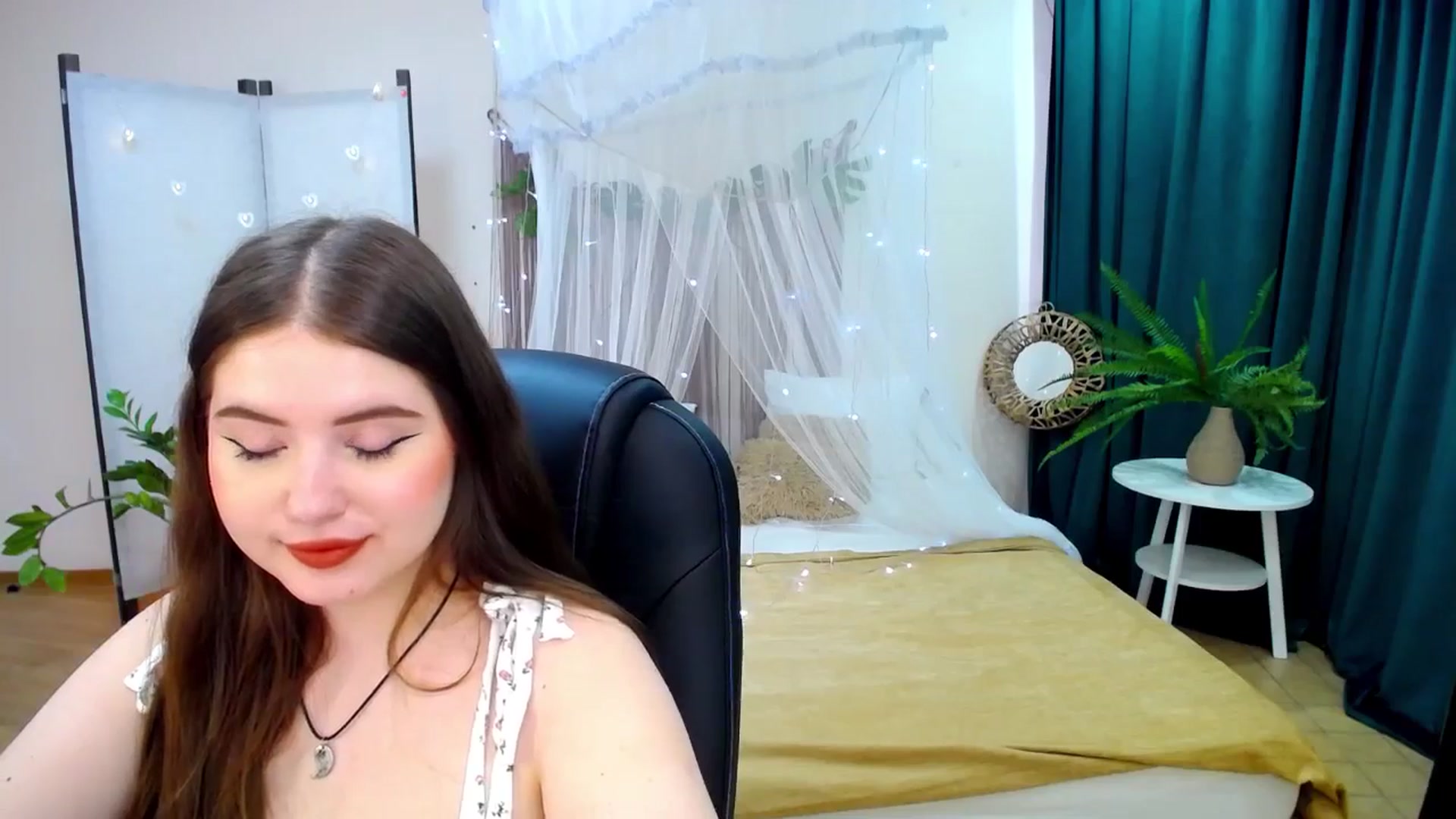 Gallery image thumbnail from AdmireMyEyes's myfreecams stream on, 04/04/2025, 07:05 image 6 of 20