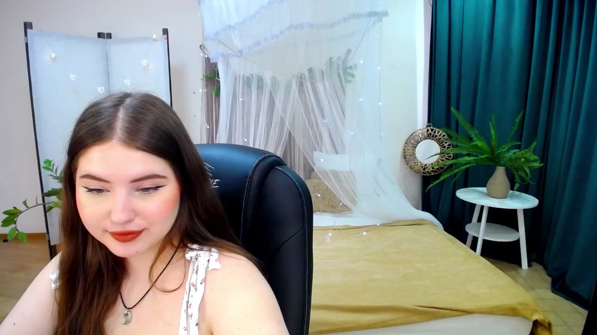 Gallery image thumbnail from AdmireMyEyes's myfreecams stream on, 04/04/2025, 07:05 image 7 of 20
