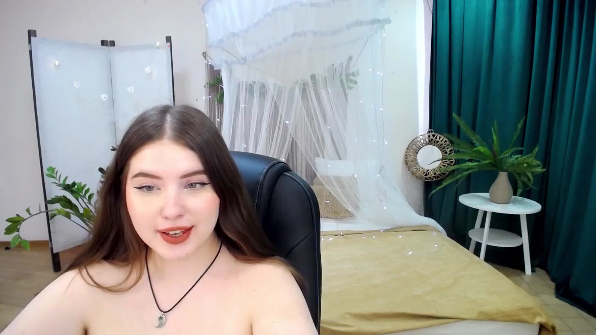 Gallery image thumbnail from AdmireMyEyes's myfreecams stream on, 04/04/2025, 08:53 image 10 of 20