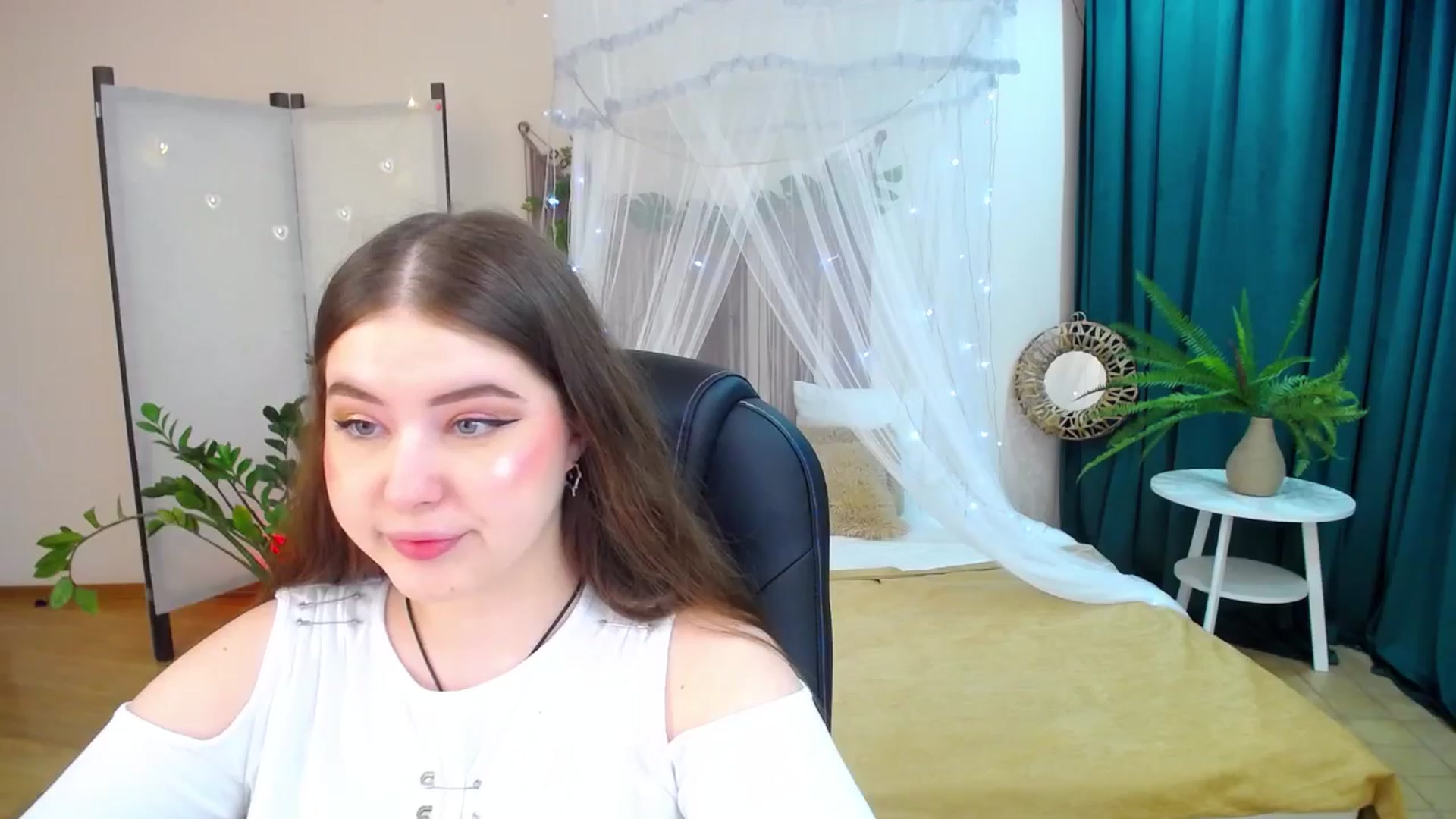 Gallery image thumbnail from AdmireMyEyes's myfreecams stream on, 04/09/2025, 18:24 image 10 of 20