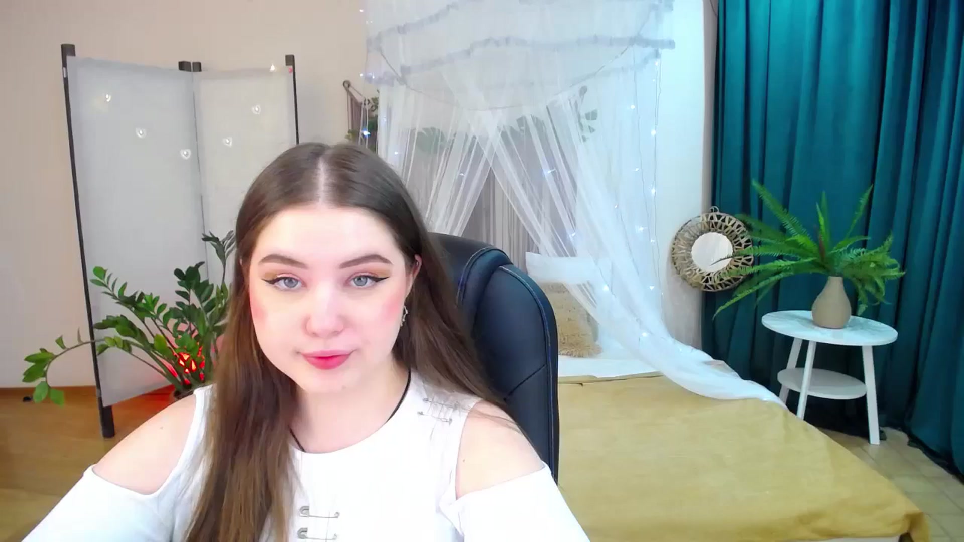 Gallery image thumbnail from AdmireMyEyes's myfreecams stream on, 04/09/2025, 18:24 image 20 of 20