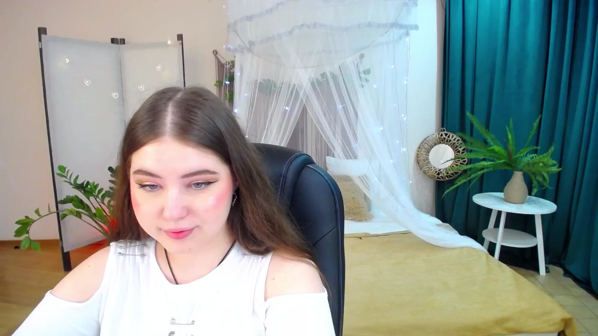 Gallery image thumbnail from AdmireMyEyes's myfreecams stream on, 04/09/2025, 18:24 image 7 of 20