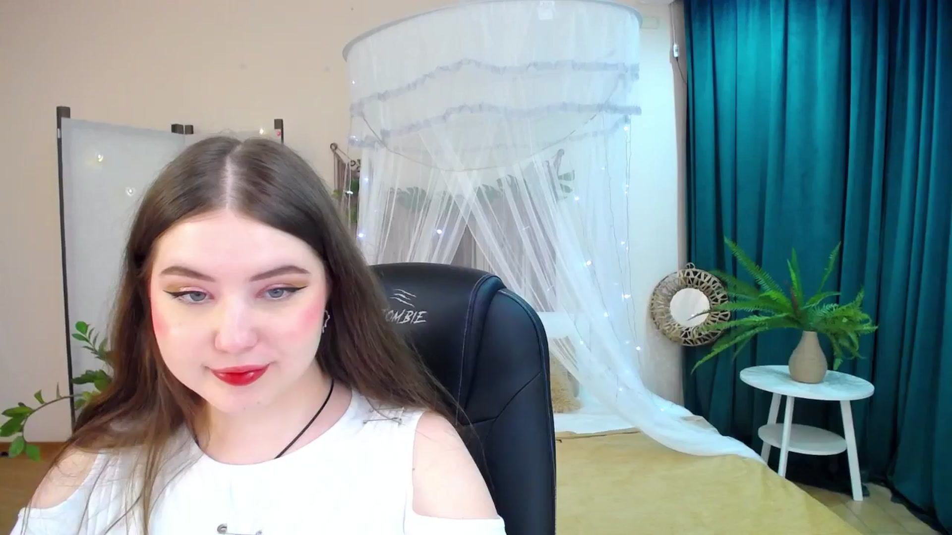 Gallery image thumbnail from AdmireMyEyes's myfreecams stream on, 04/09/2025, 18:57 image 19 of 20