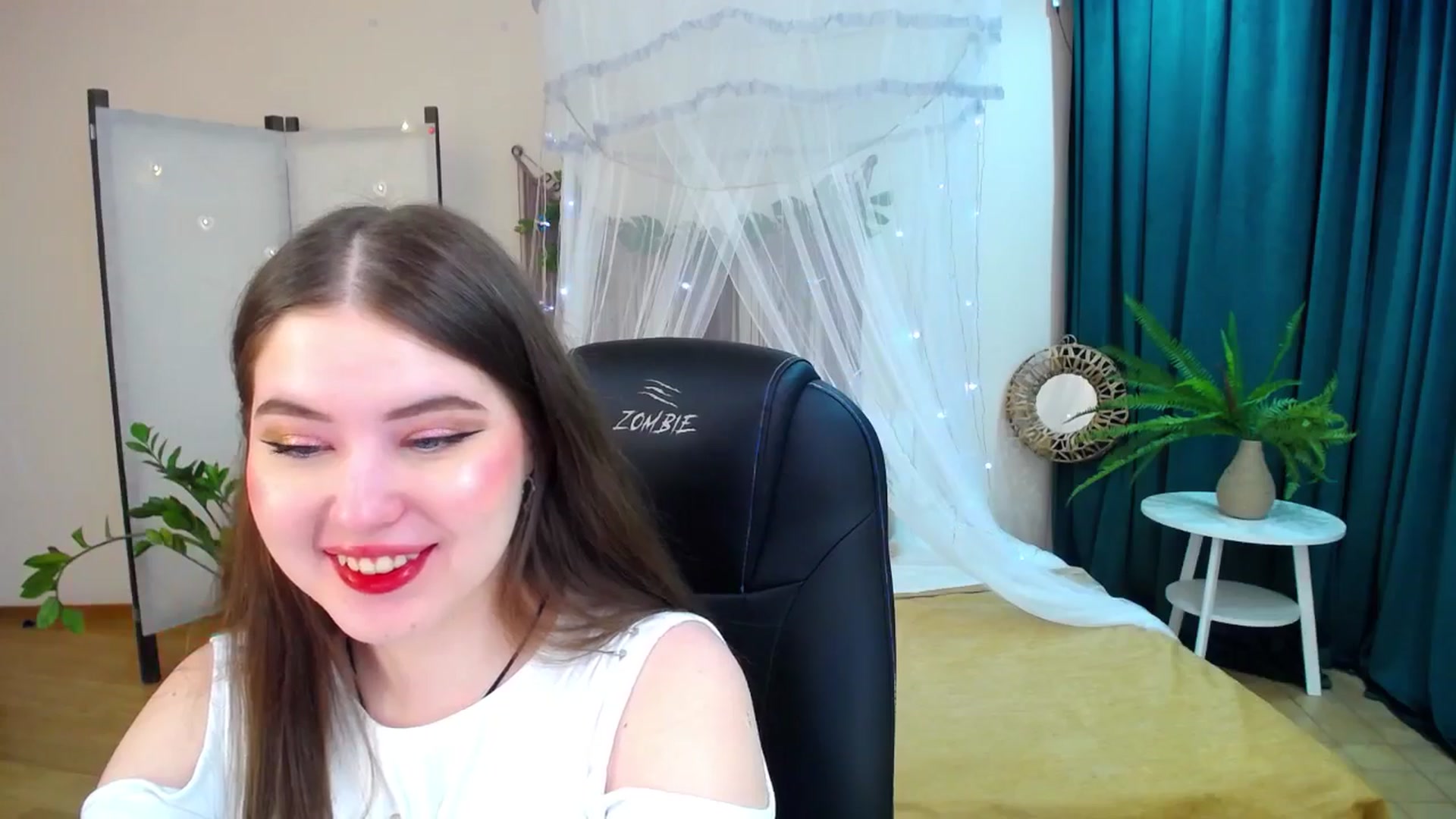 Gallery image thumbnail from AdmireMyEyes's myfreecams stream on, 04/09/2025, 19:46 image 16 of 20