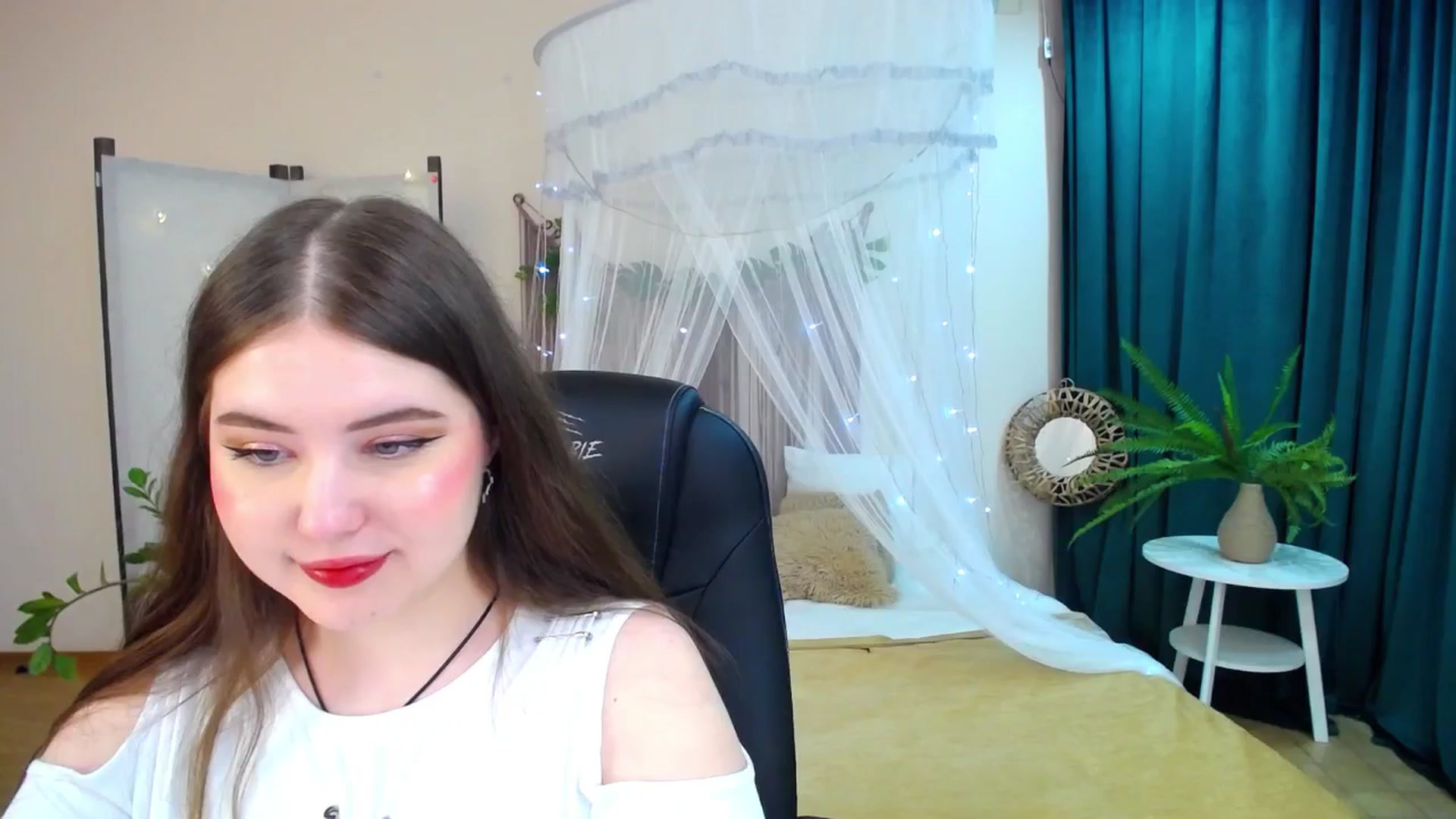 Gallery image thumbnail from AdmireMyEyes's myfreecams stream on, 04/09/2025, 19:46 image 5 of 20